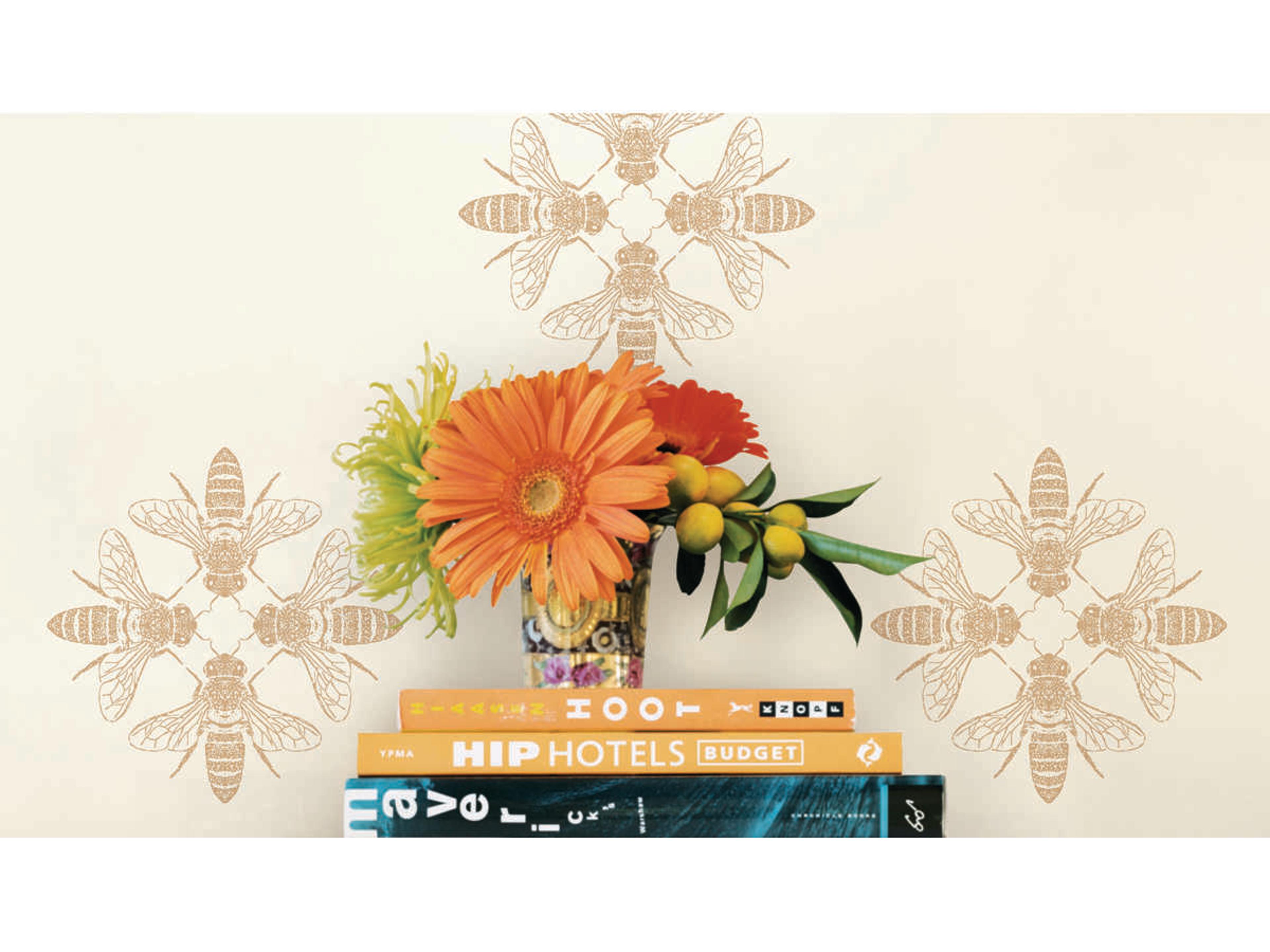 Outdoors In Gold / Cream Honey Bee Wallpaper