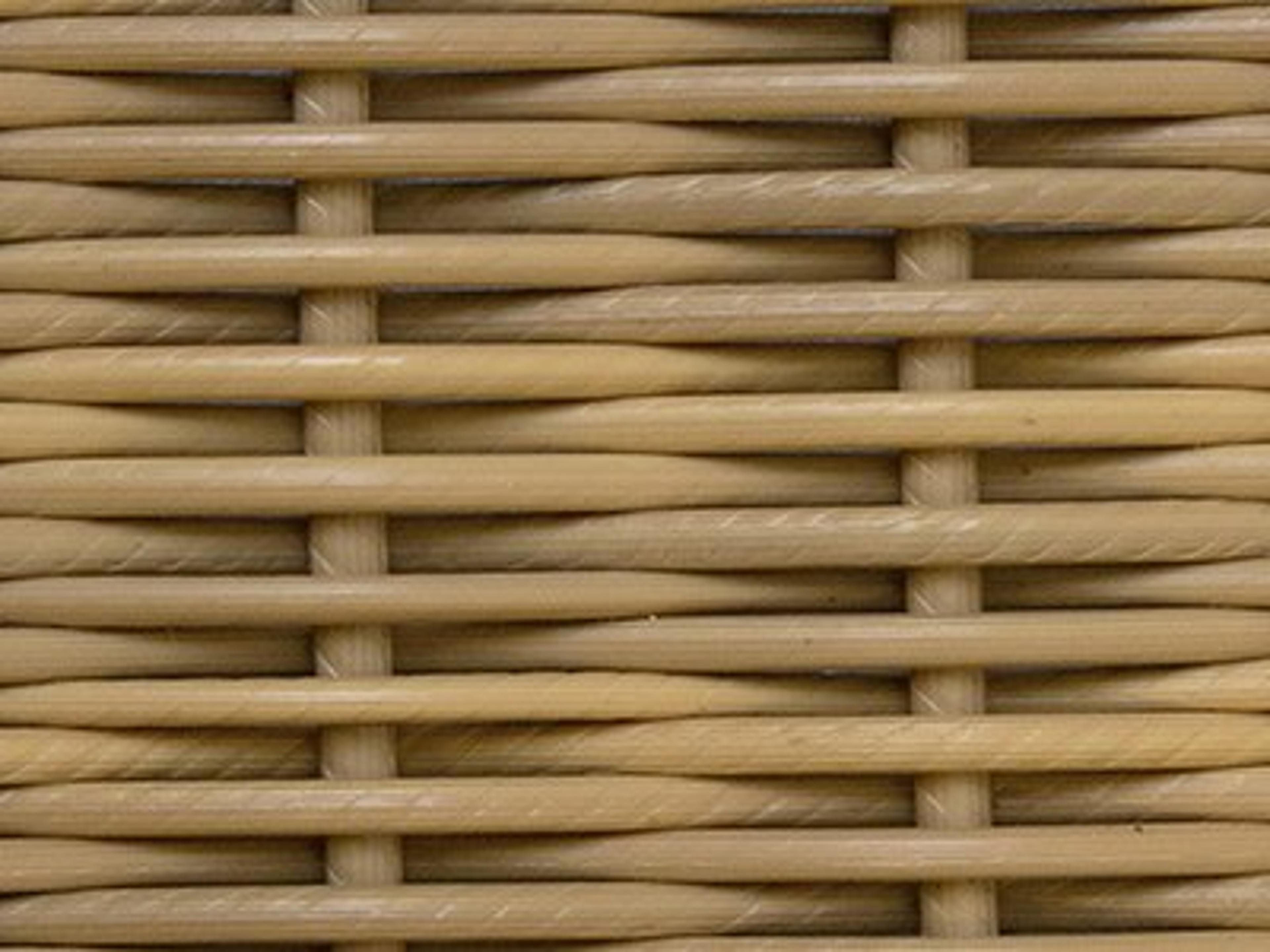 Base Finish: Natural