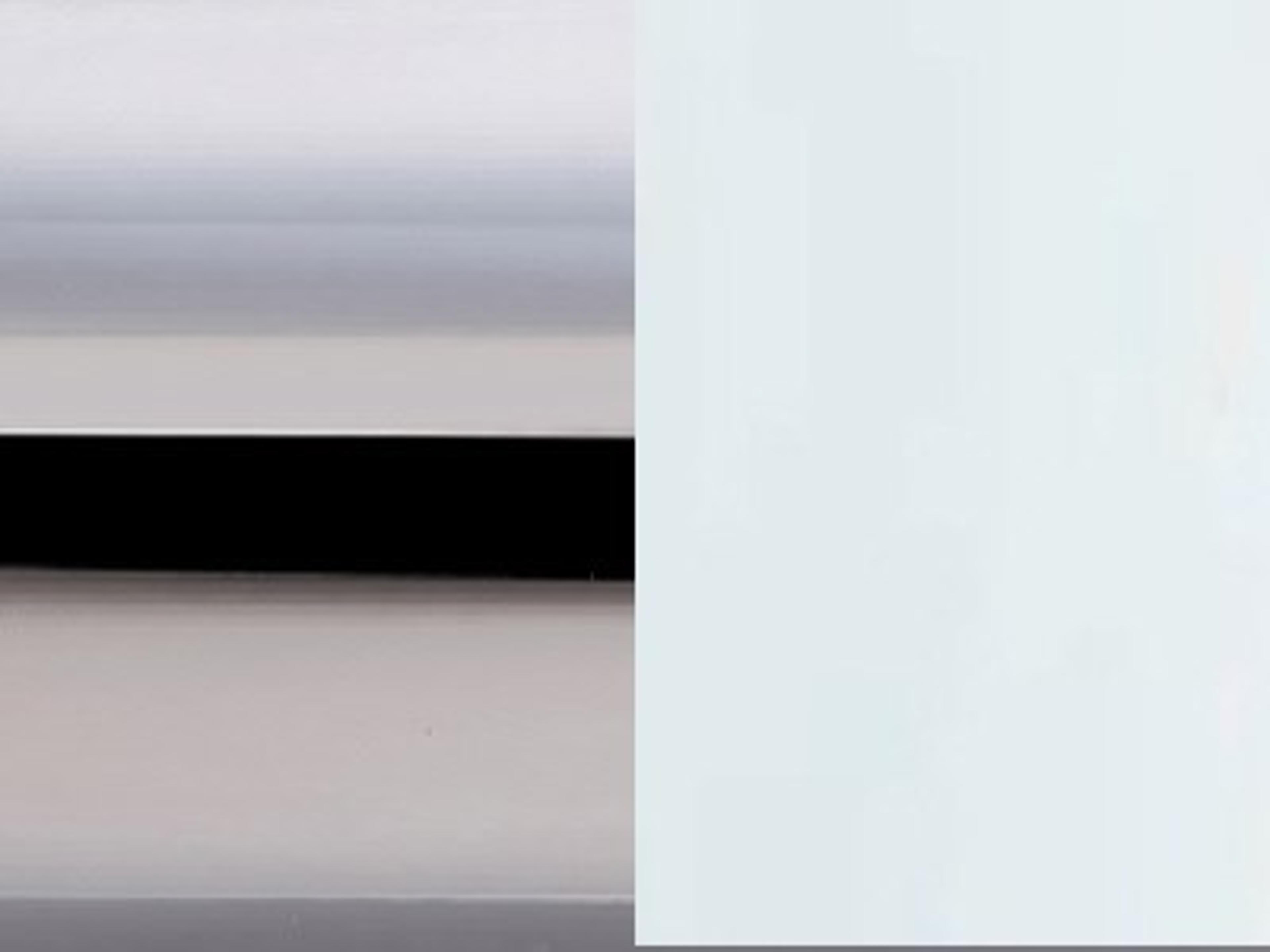 Finish: Chromed Metal / Transparent polycarbon