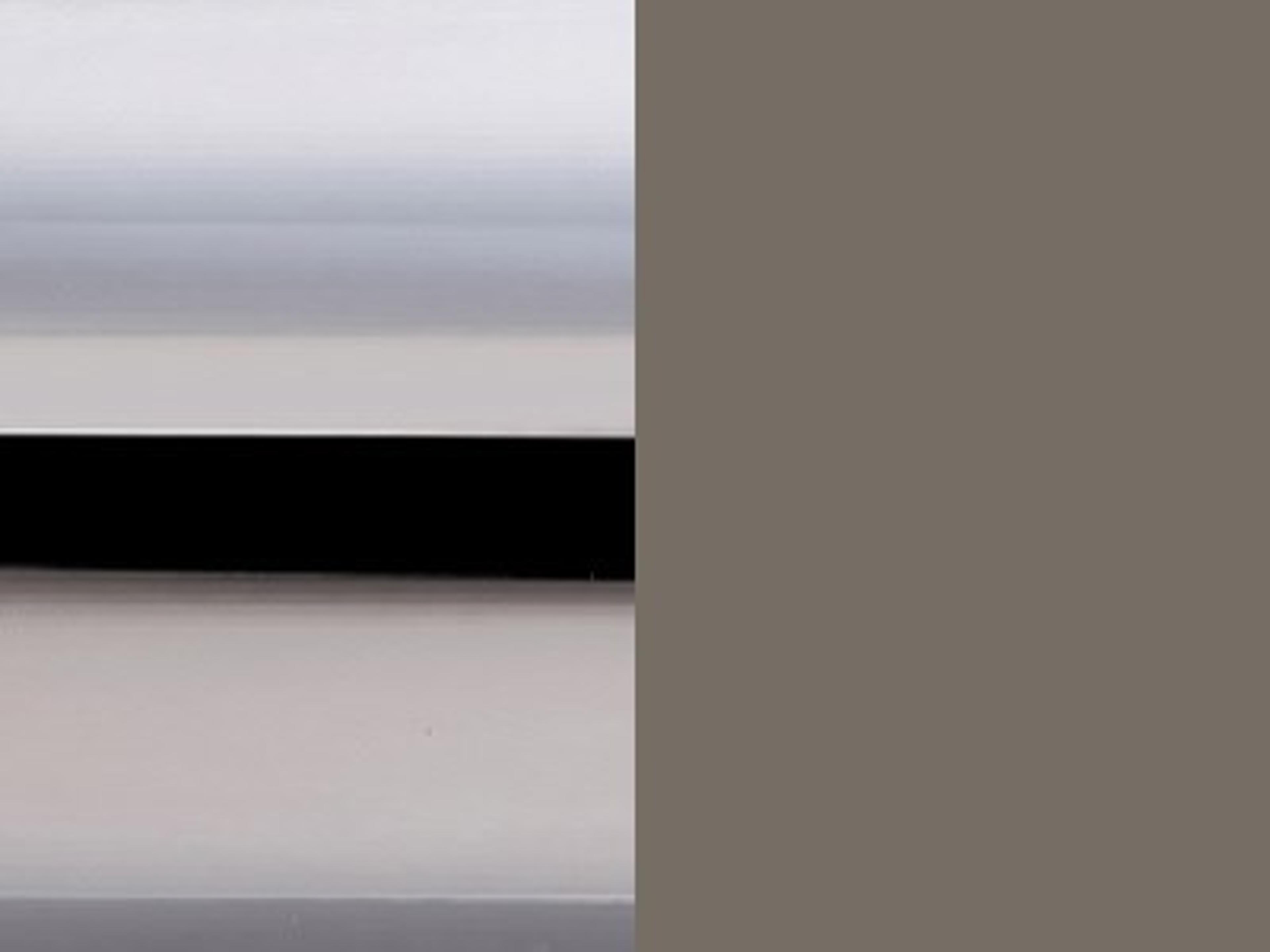 Finish: Chromed Metal / Matt Taupe Polypropylene