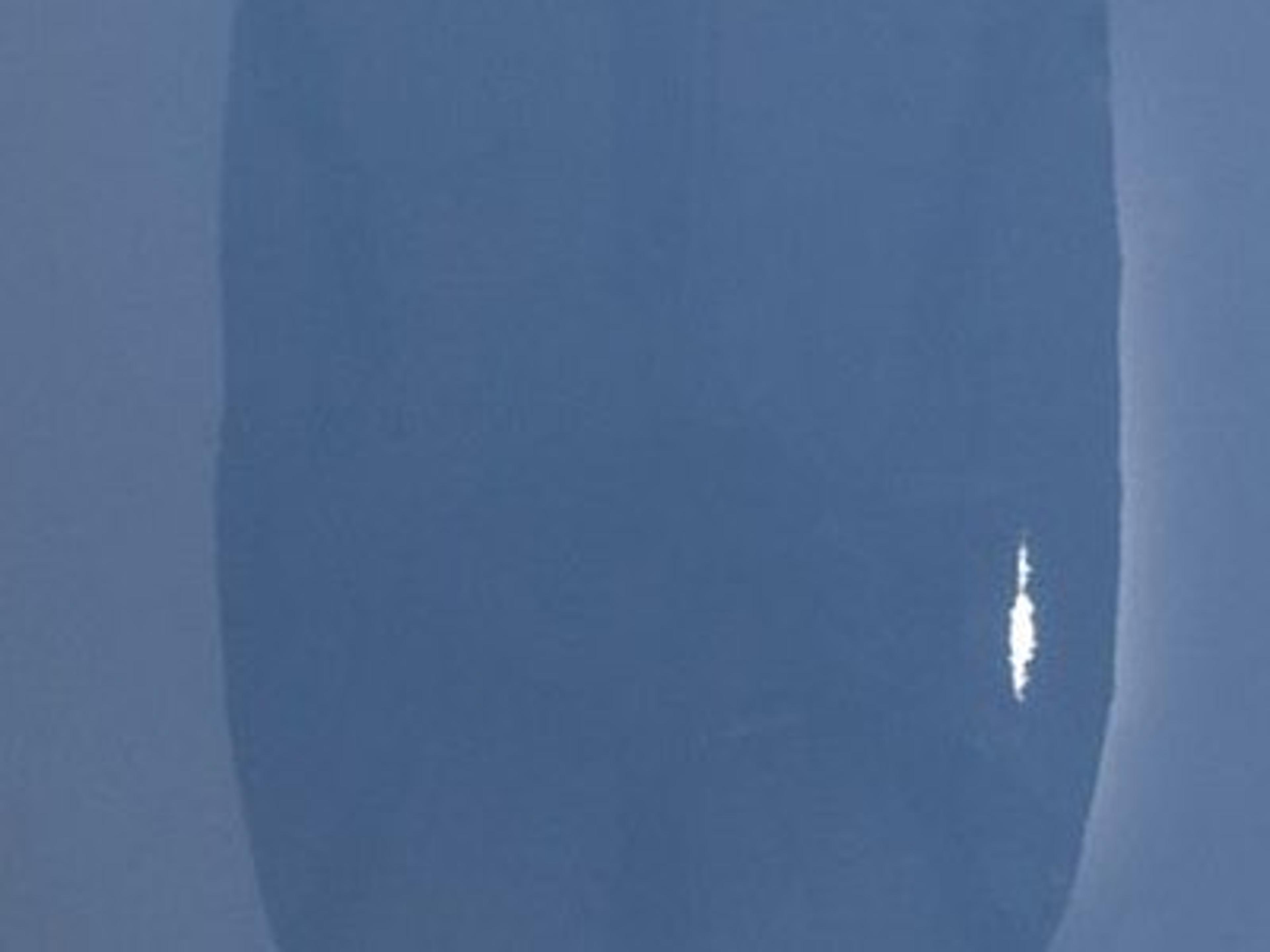 Finish: Blue PANTONE 565C