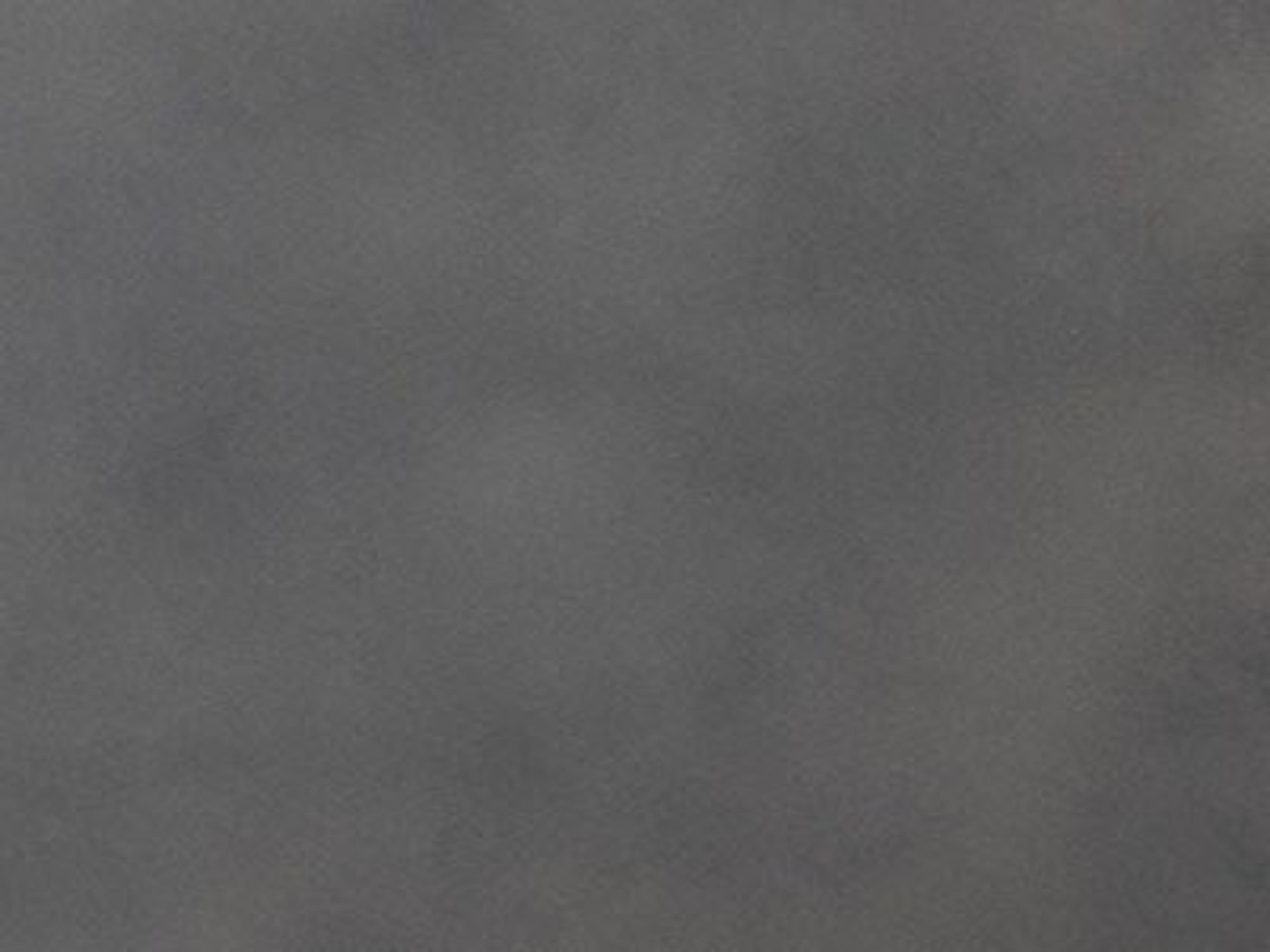 Table Finish: Concrete