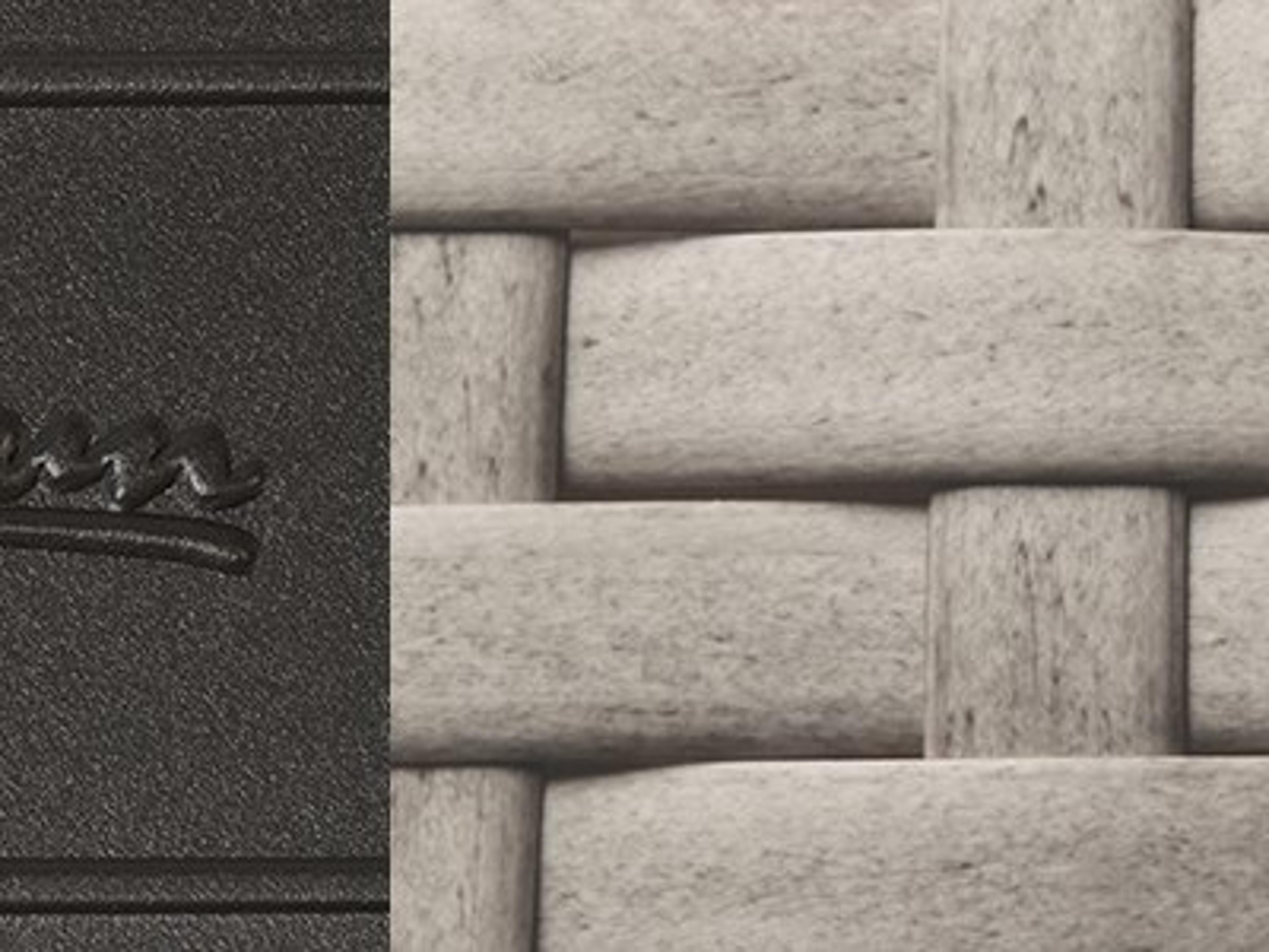 Seating Frame Finish: Carbon with Mist Woven