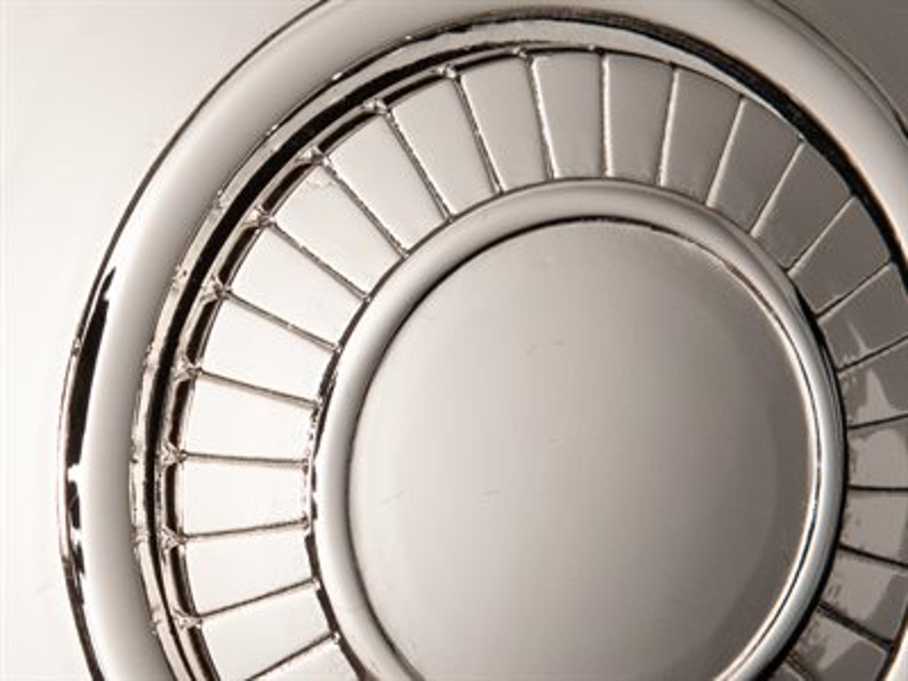 Finish: Polished Nickel