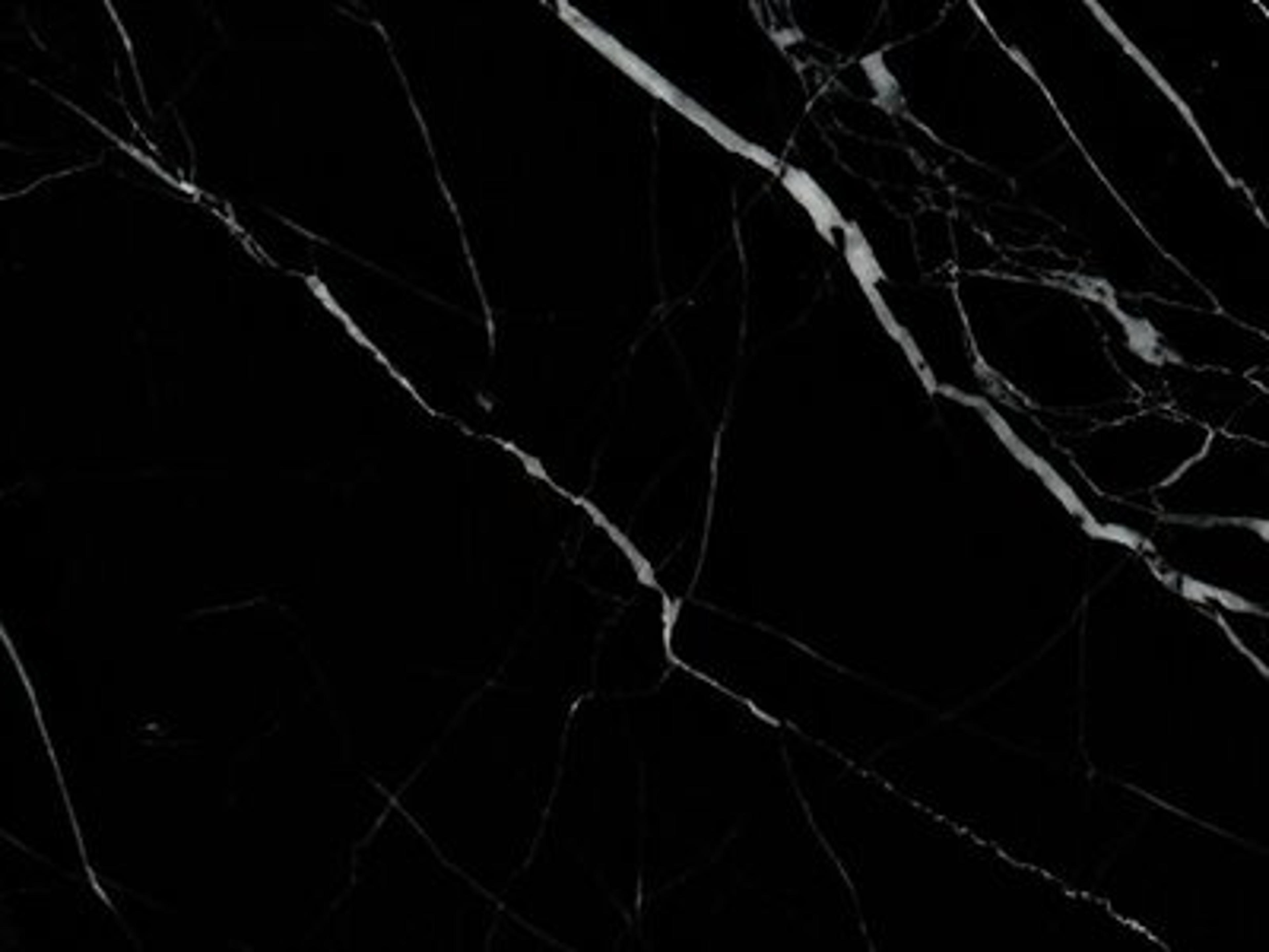 Base Finish: Black Marble