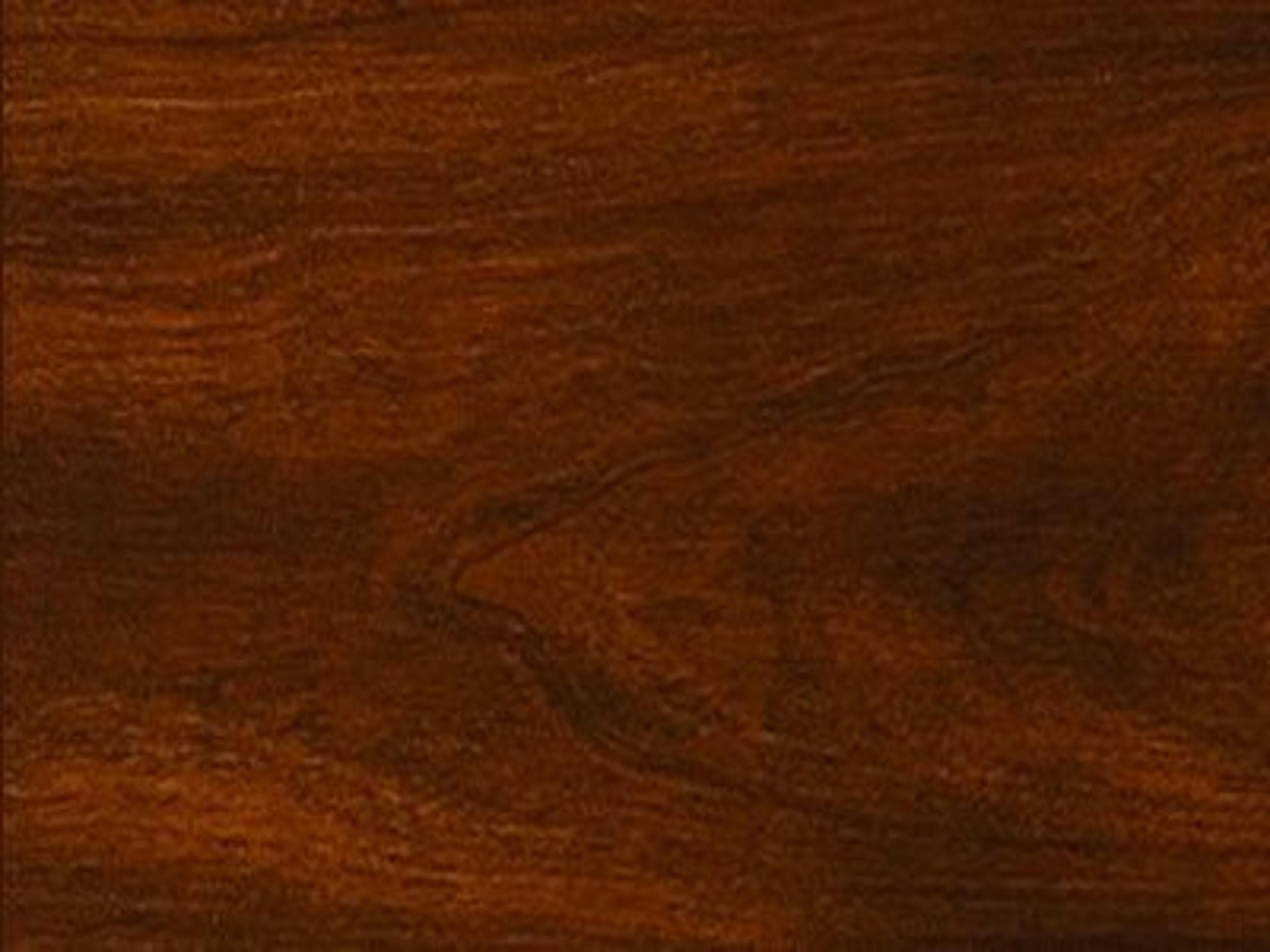 Wood Finish: Classic Cherry Finish