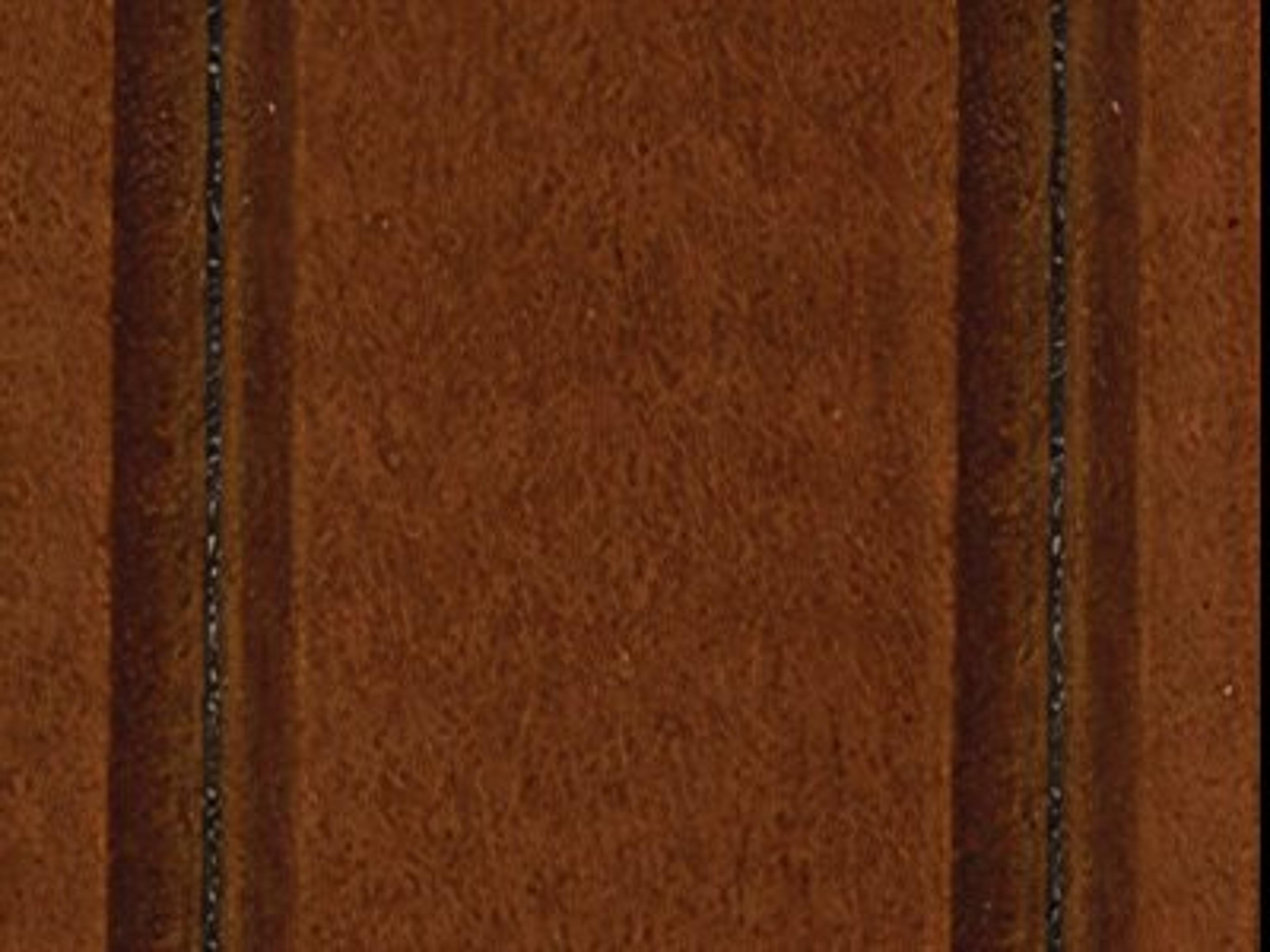 Finish: English Saddle