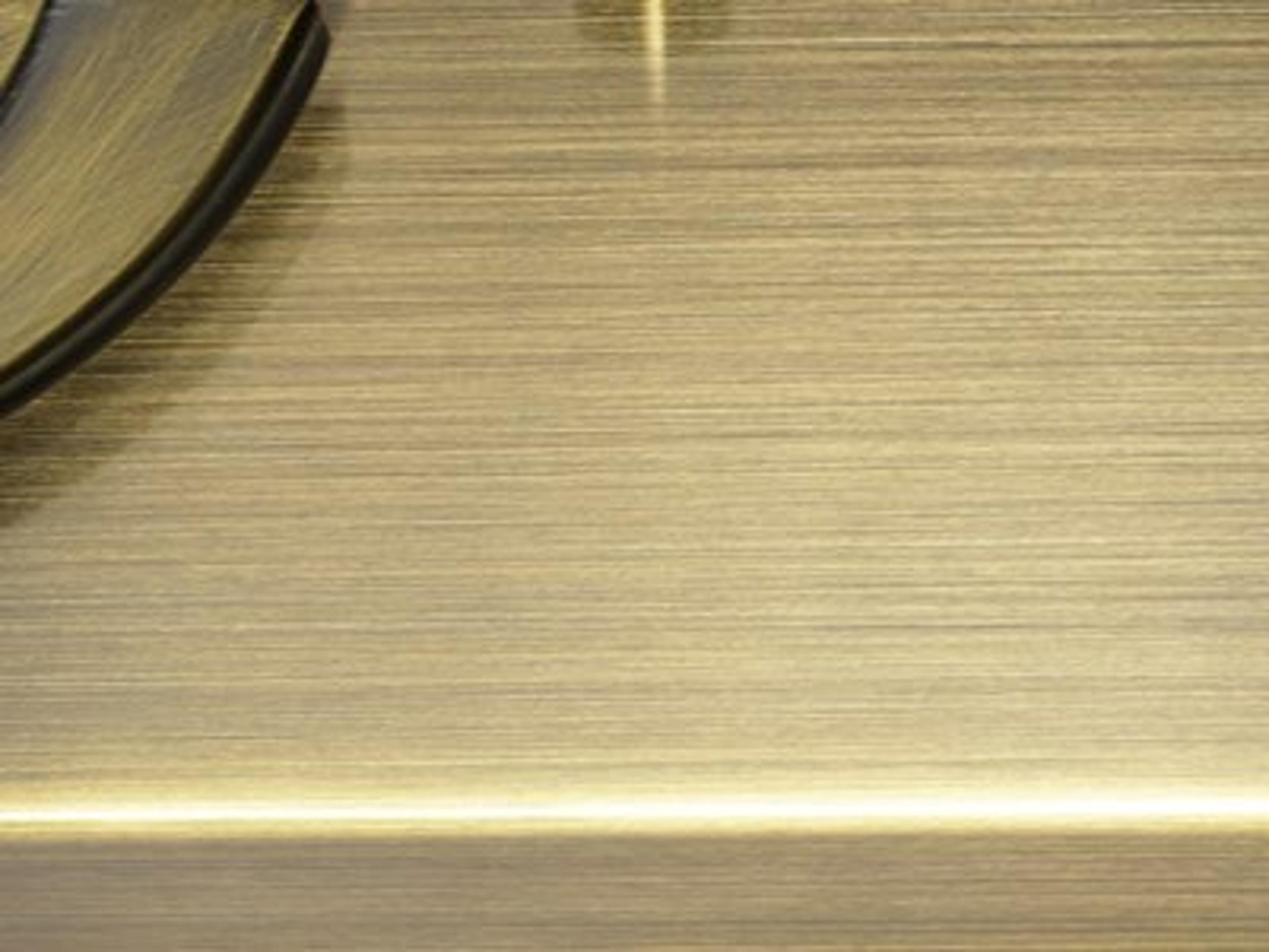 Metal Finish: Antique Brass