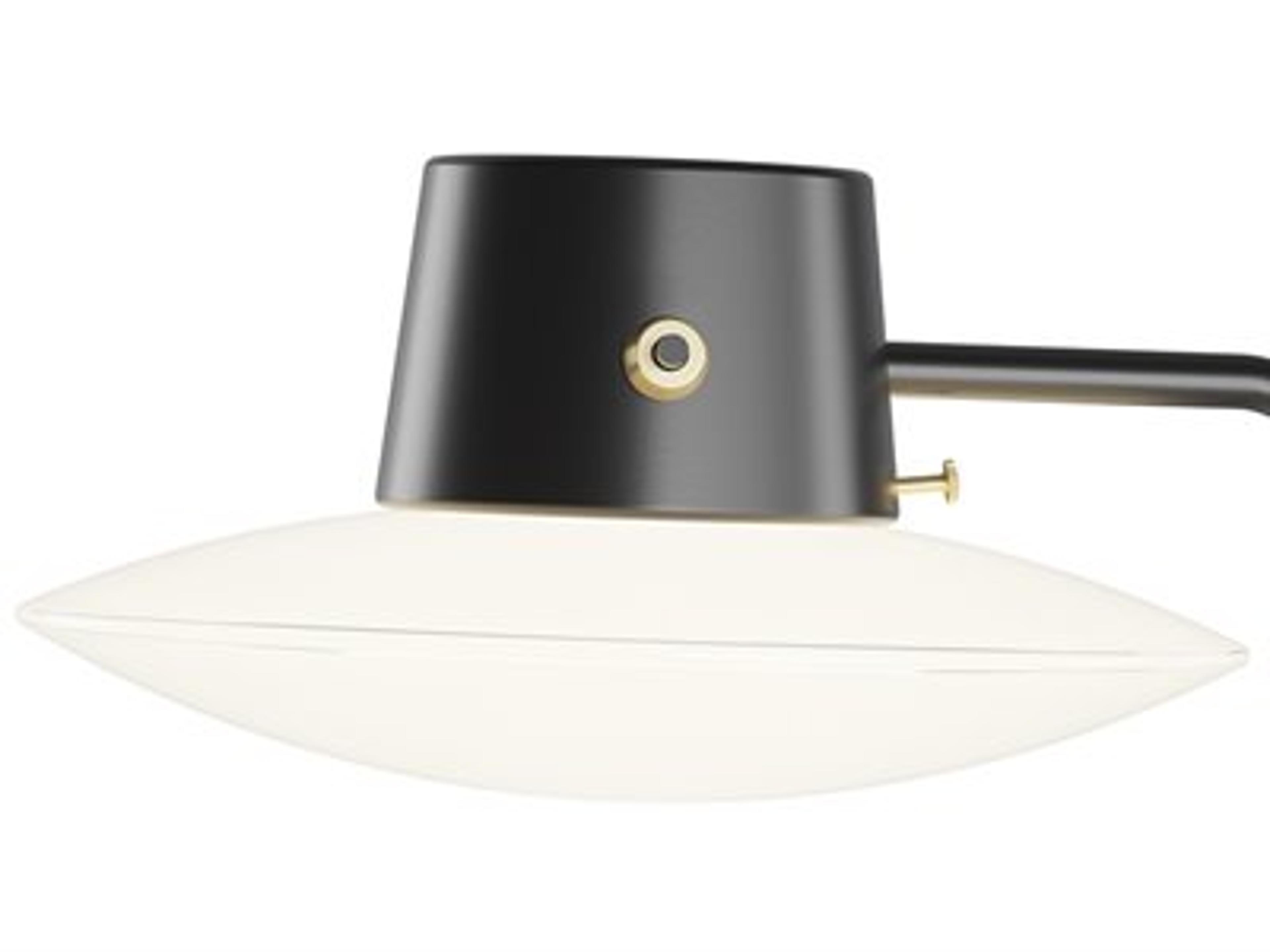 Shade Type: Opal Glass