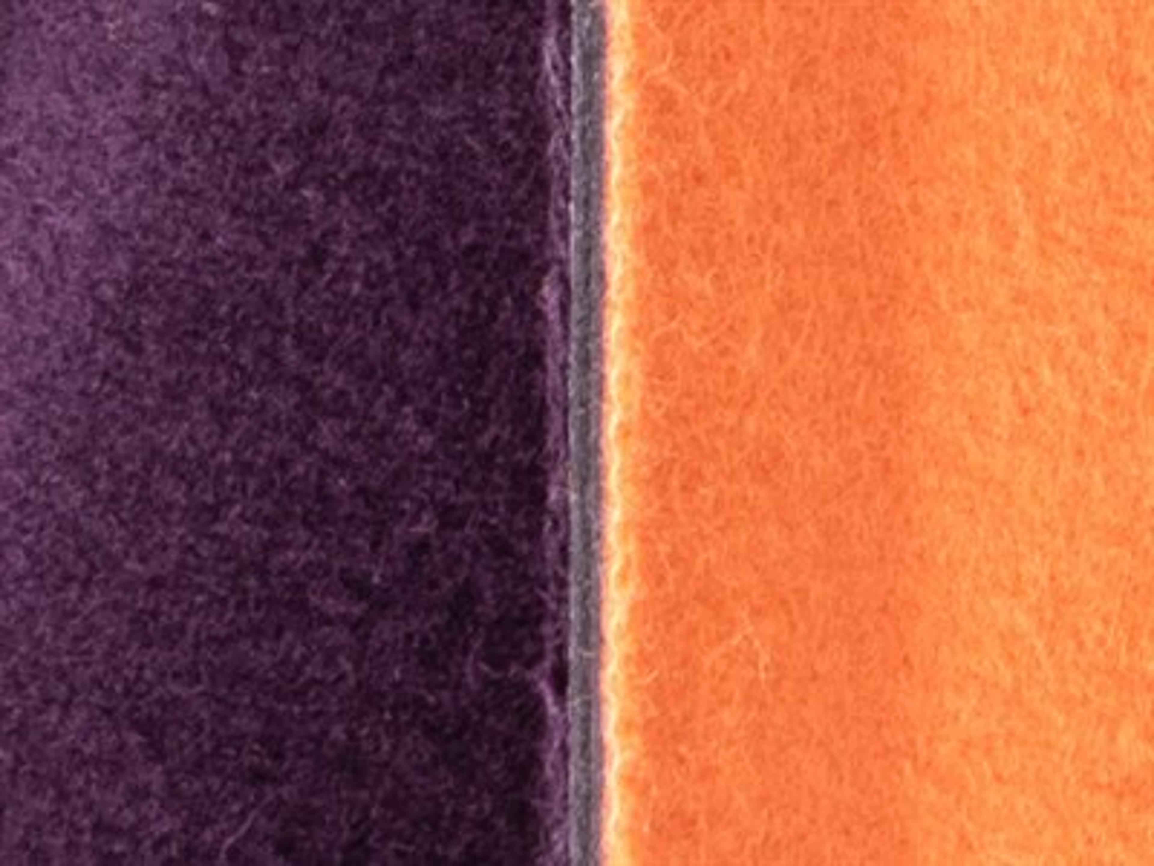 Finish: Dark Purple 8520