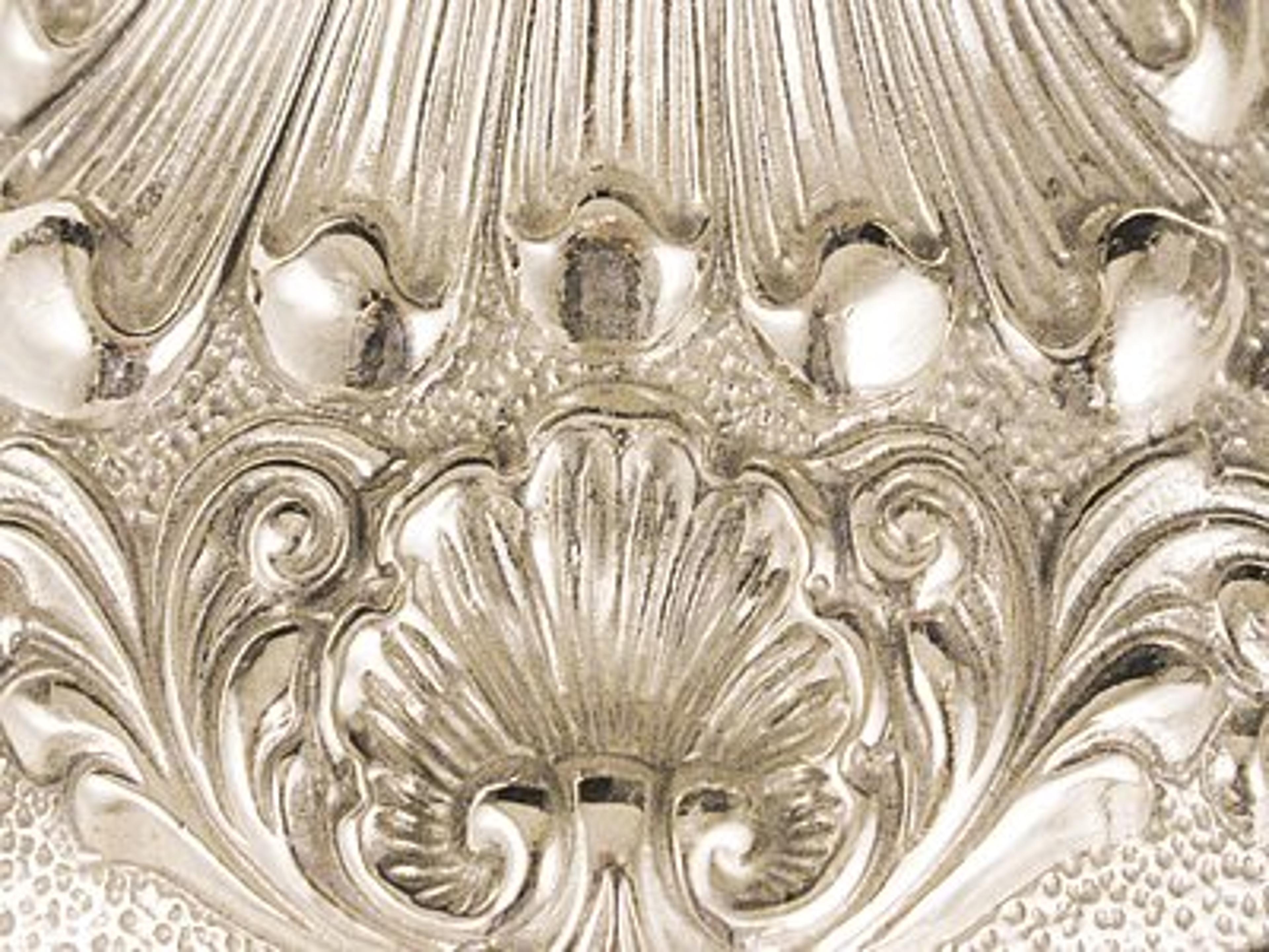 Finish: Polished Silver