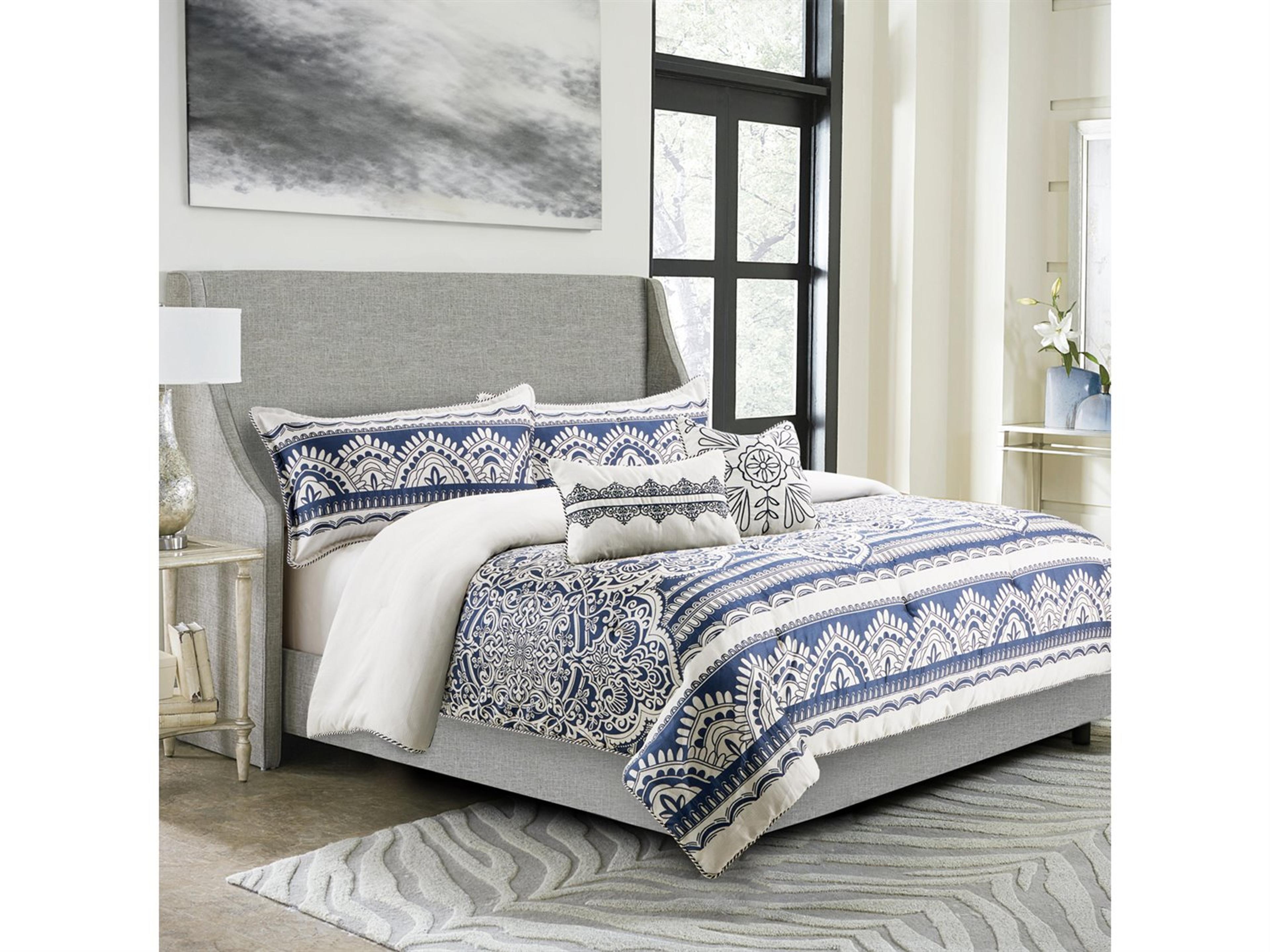 Michael Amini Bedding Yardley 5-Piece King Comforter Set - Navy