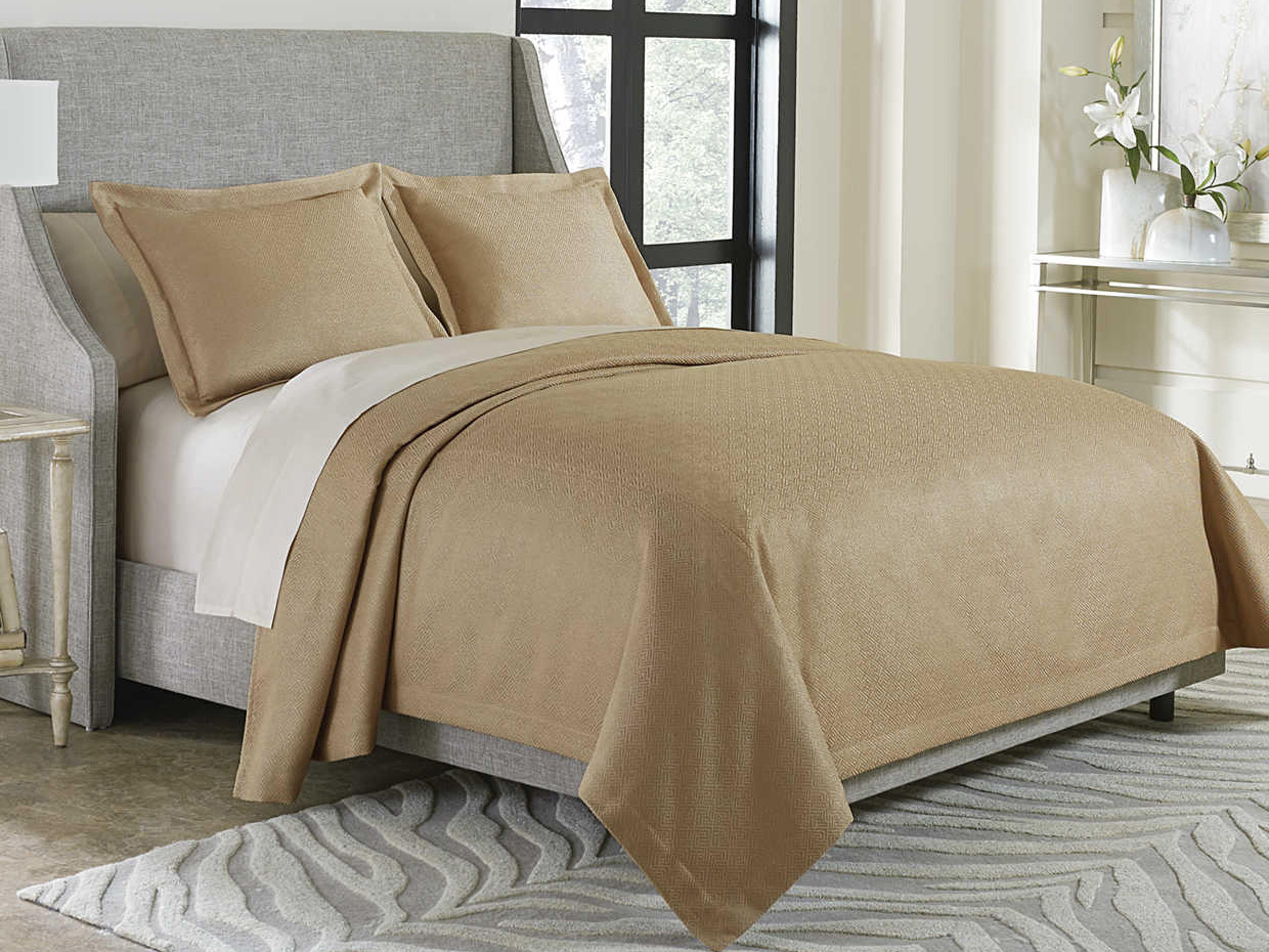 Michael Amini Alton 3-Piece Gold Queen Bed Throw Set