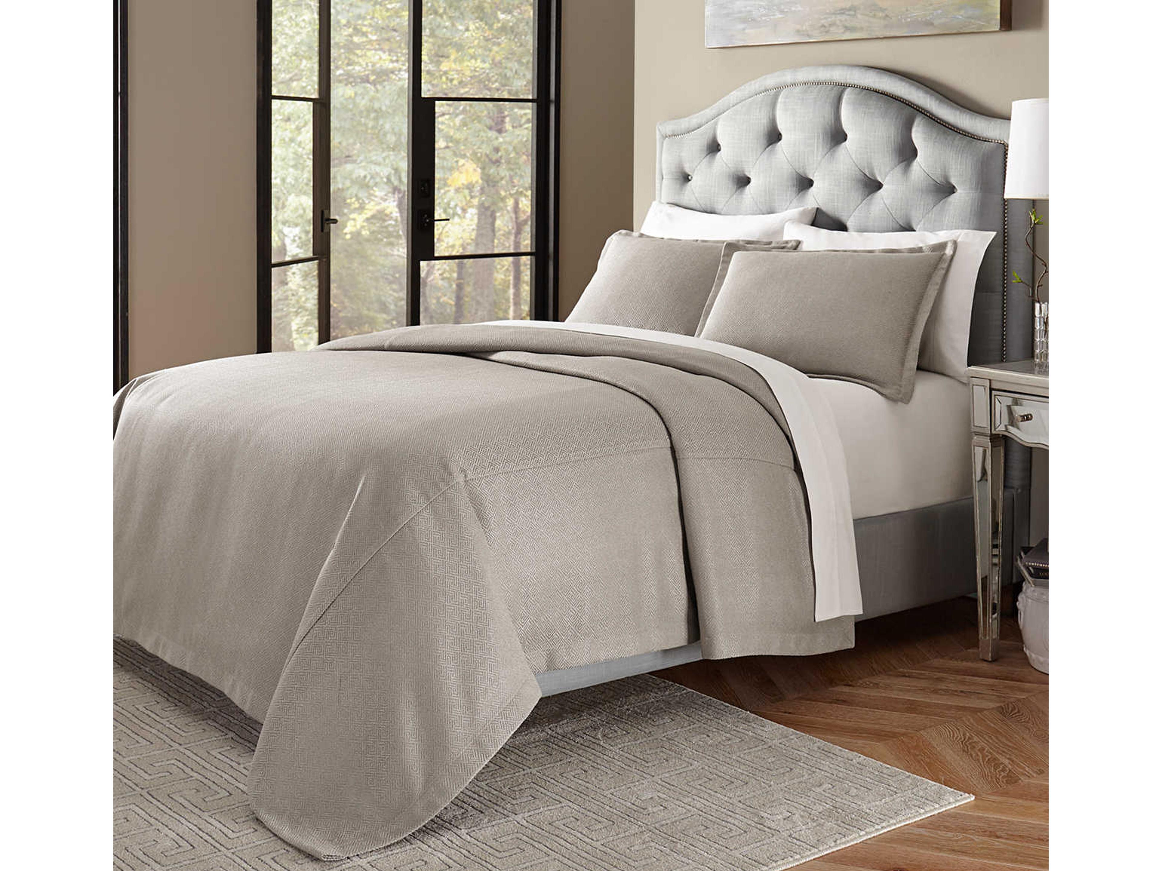 Michael Amini Port Orleans Throws