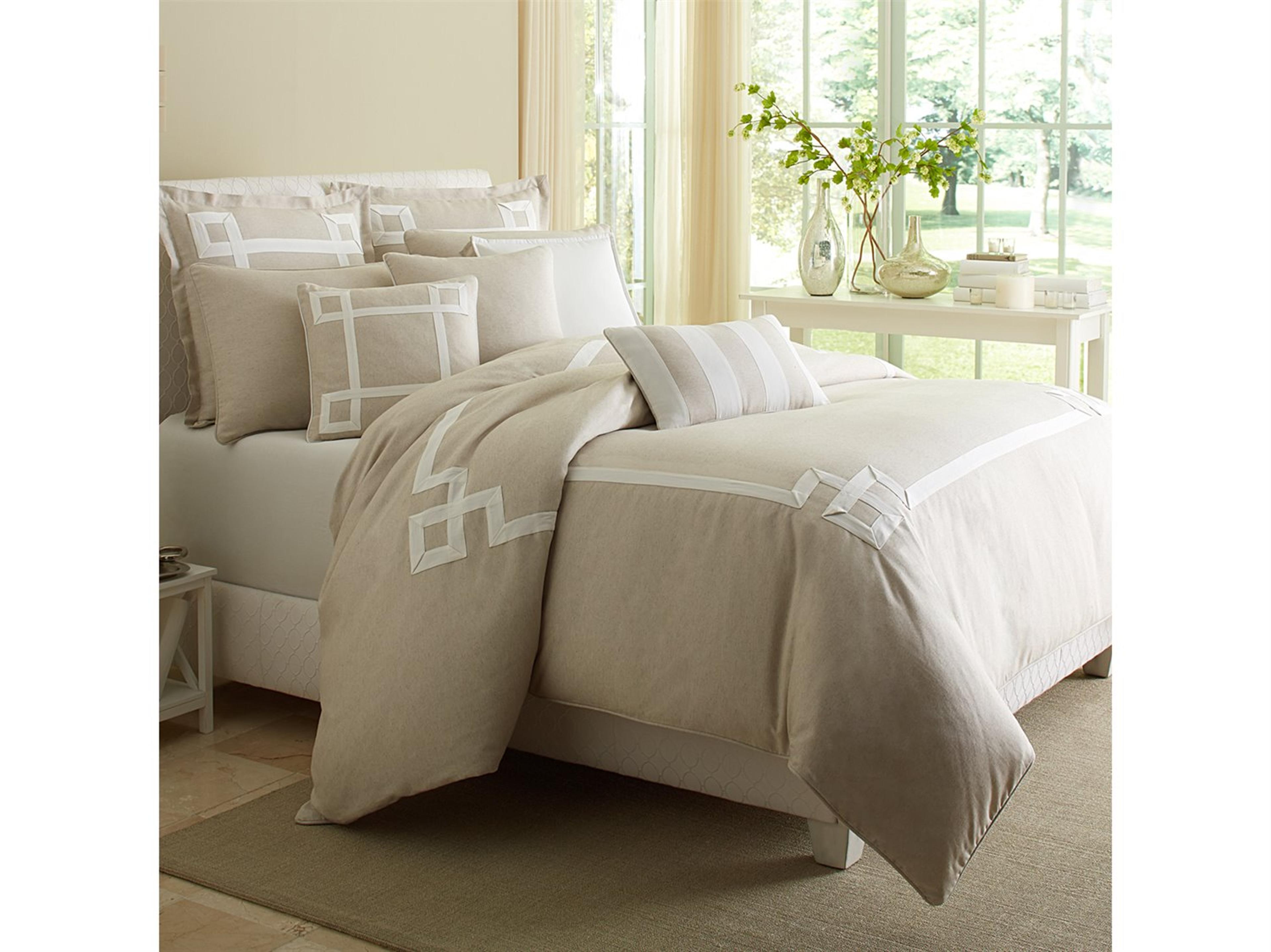 Michael Amini Bedding Avenue A Queen 9-Piece Comforter Set - Natural