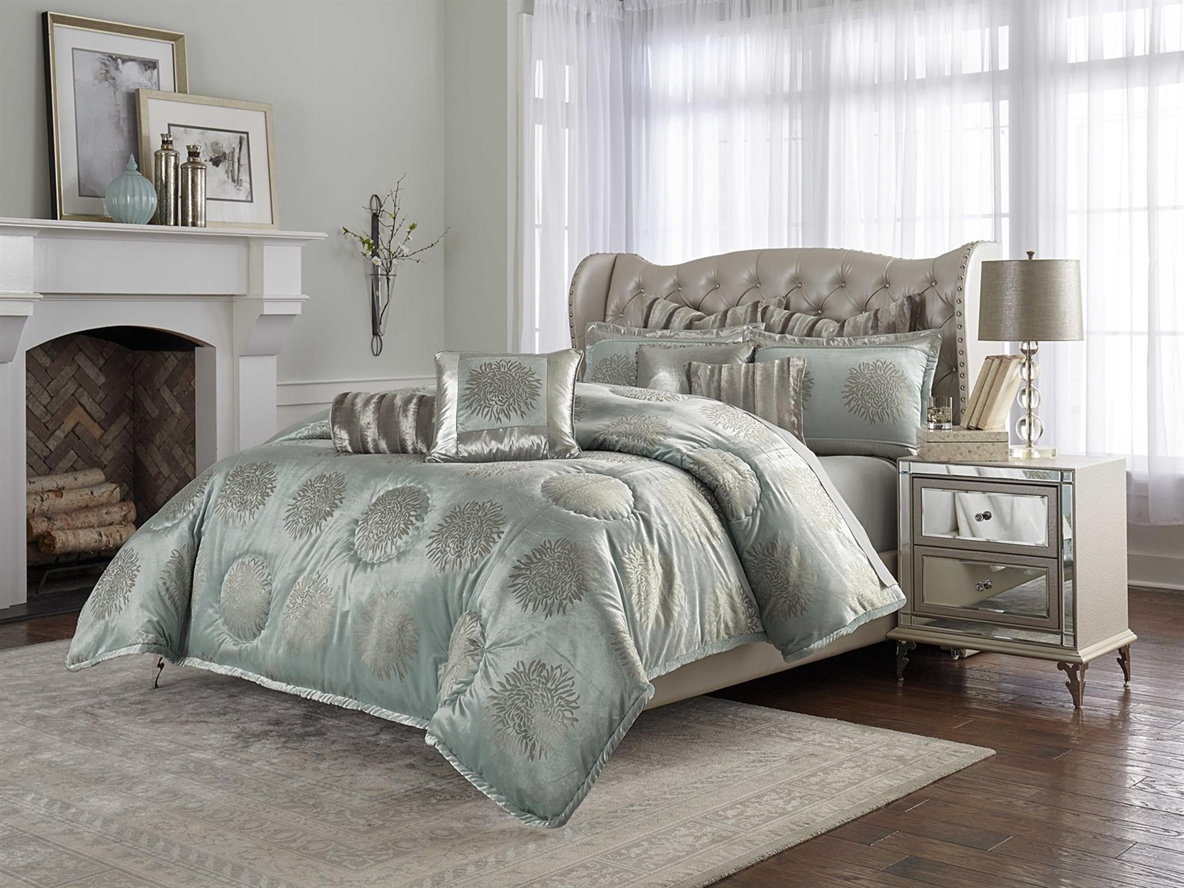 Michael Amini Bedding Regent 9-Piece Queen Comforter Set - Ice Blue