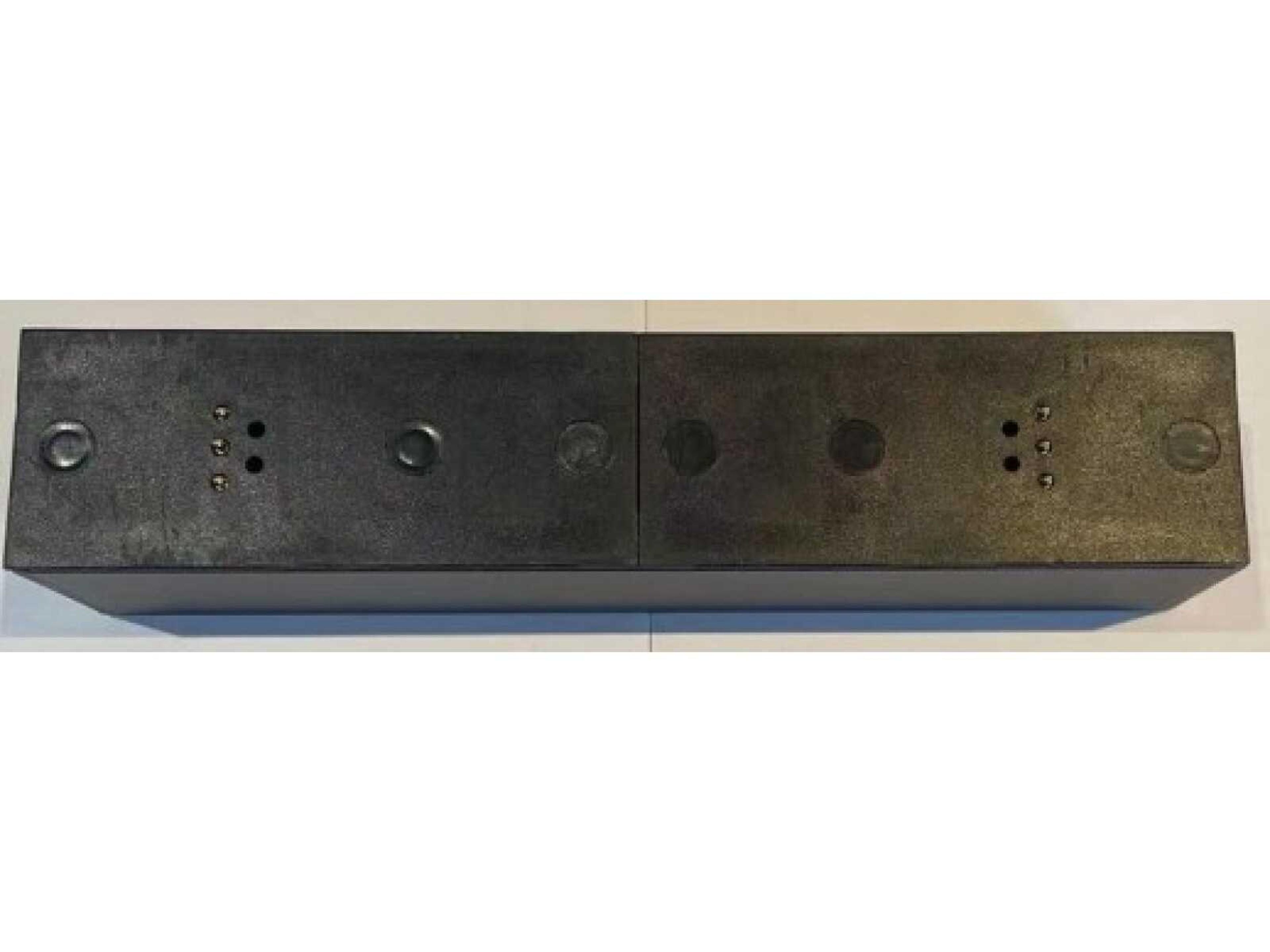 Avenue Lighting Magnetix Track Bridge for Connection Power for Two Tracks