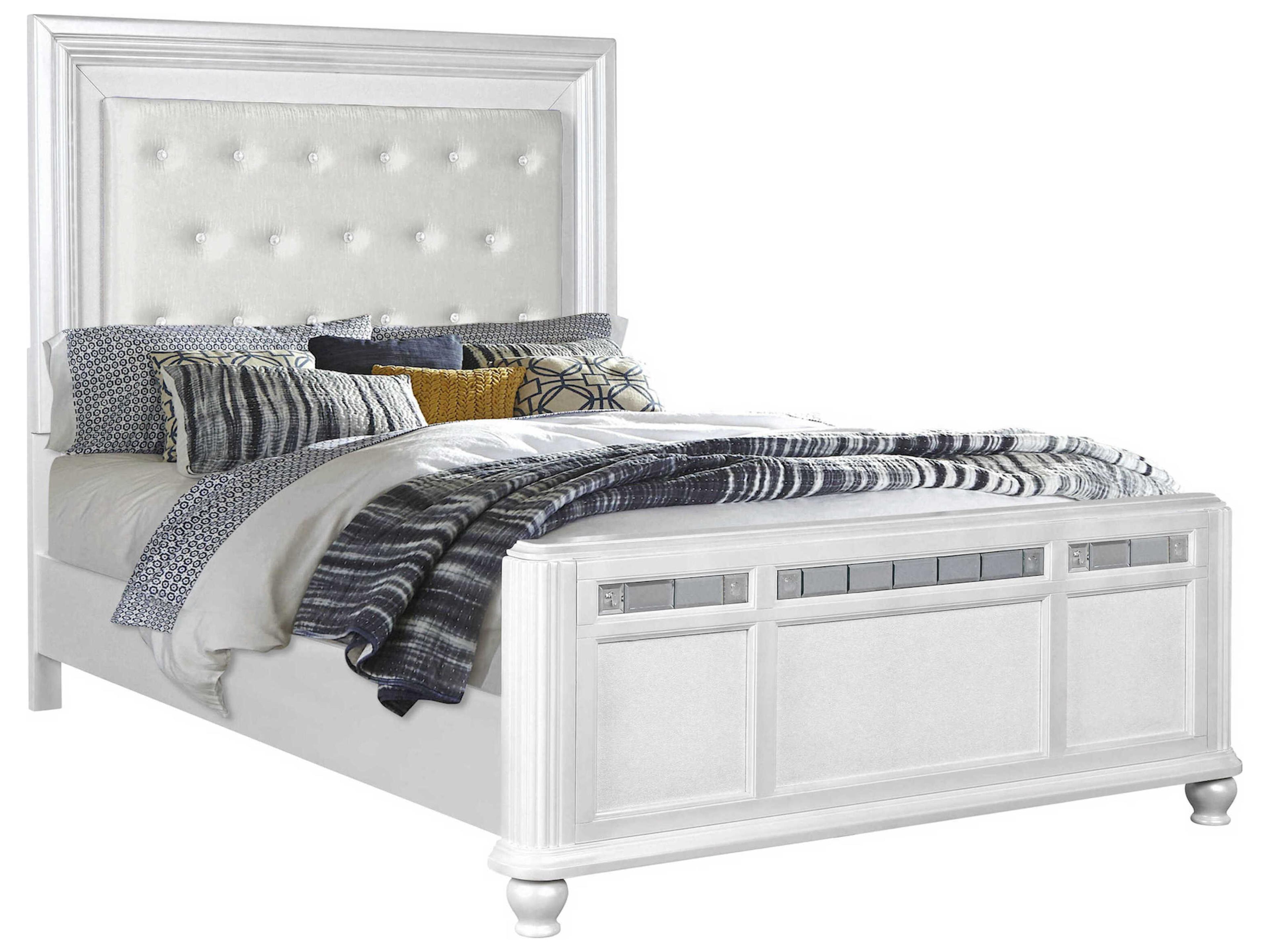 White Pearl Hardwood Wood Queen Platform Bed