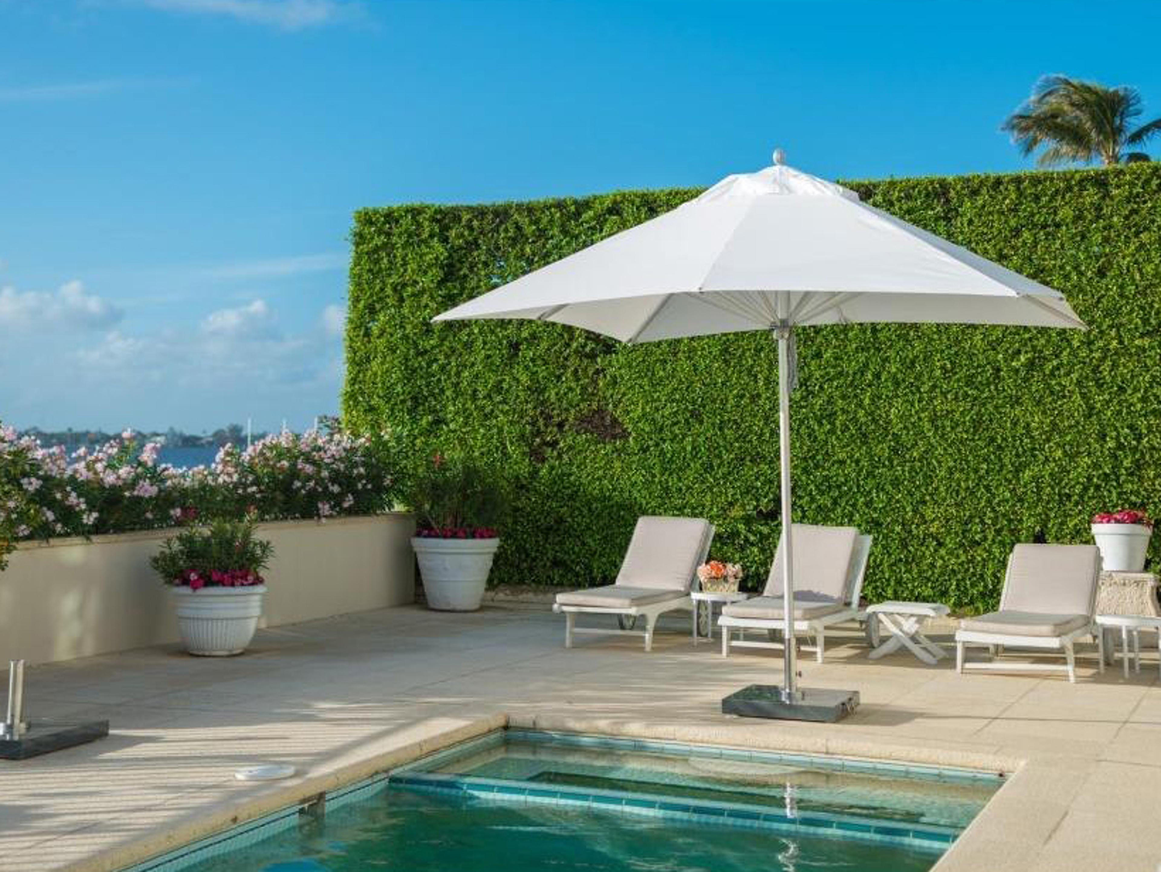 Bambrella Hurricane Aluminum 8.5 Foot Square Patio Market Umbrella