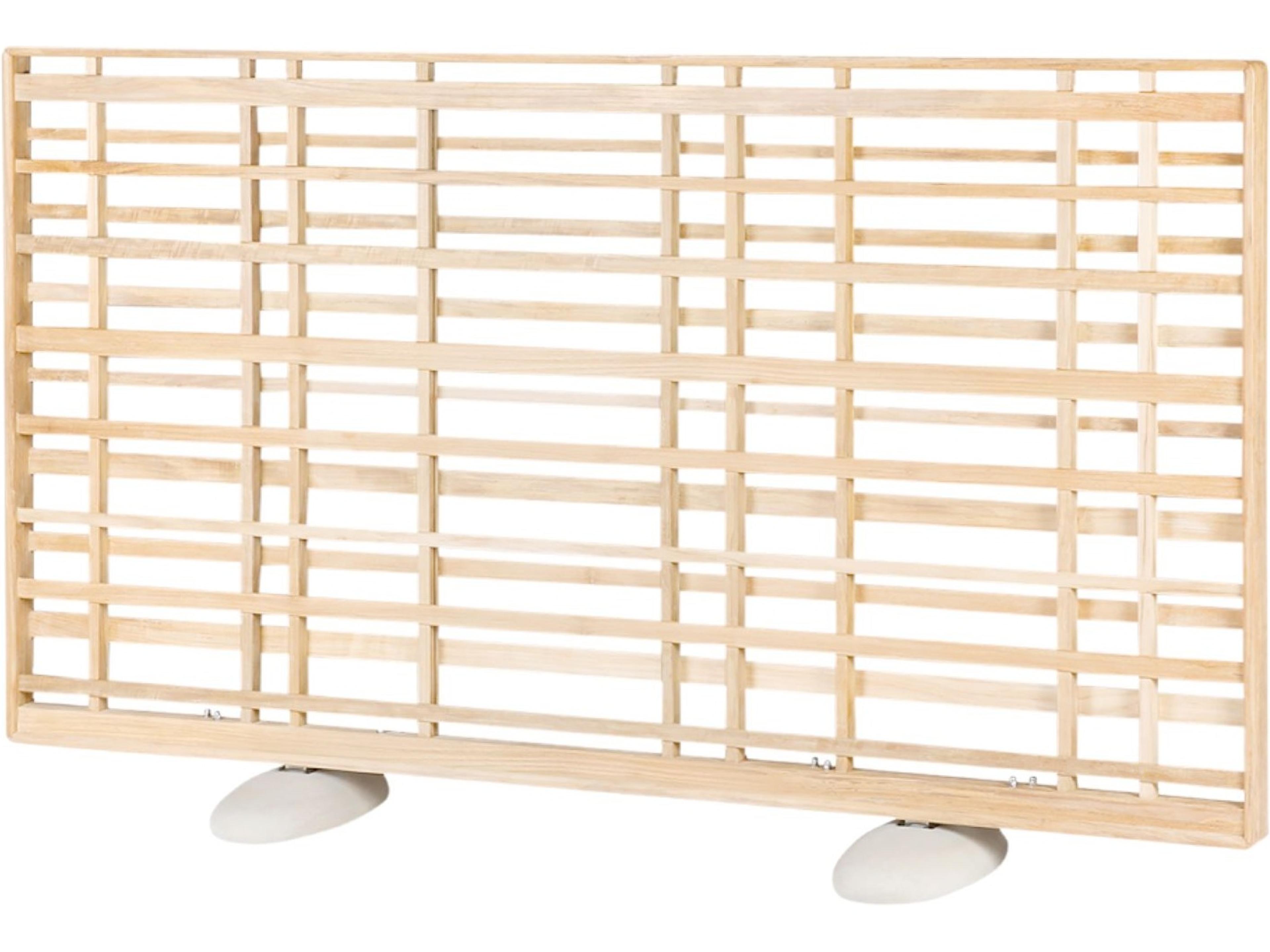 Barlow Tyrie Woodland Screen  Natural Teak  90" x 52"