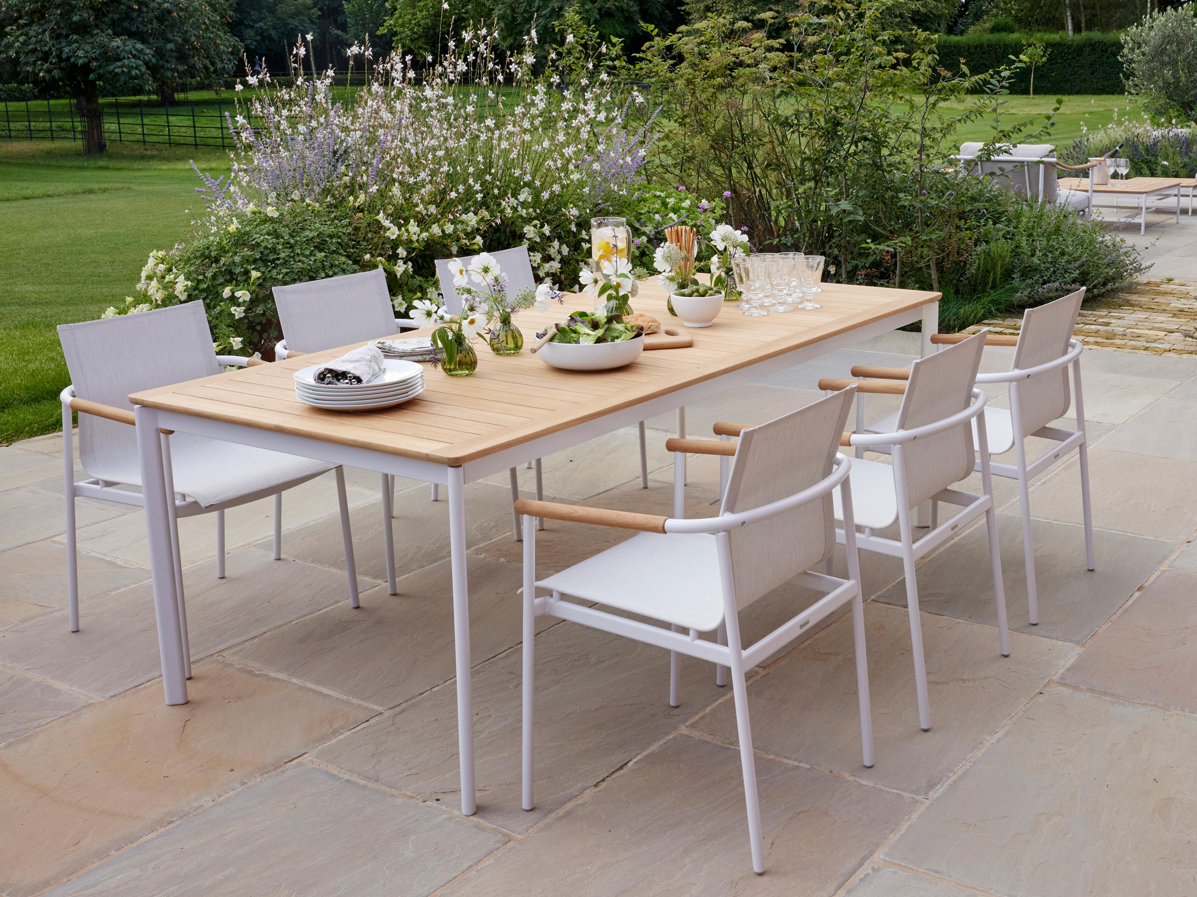 Barlow Tyrie Around Aluminum Dining Set
