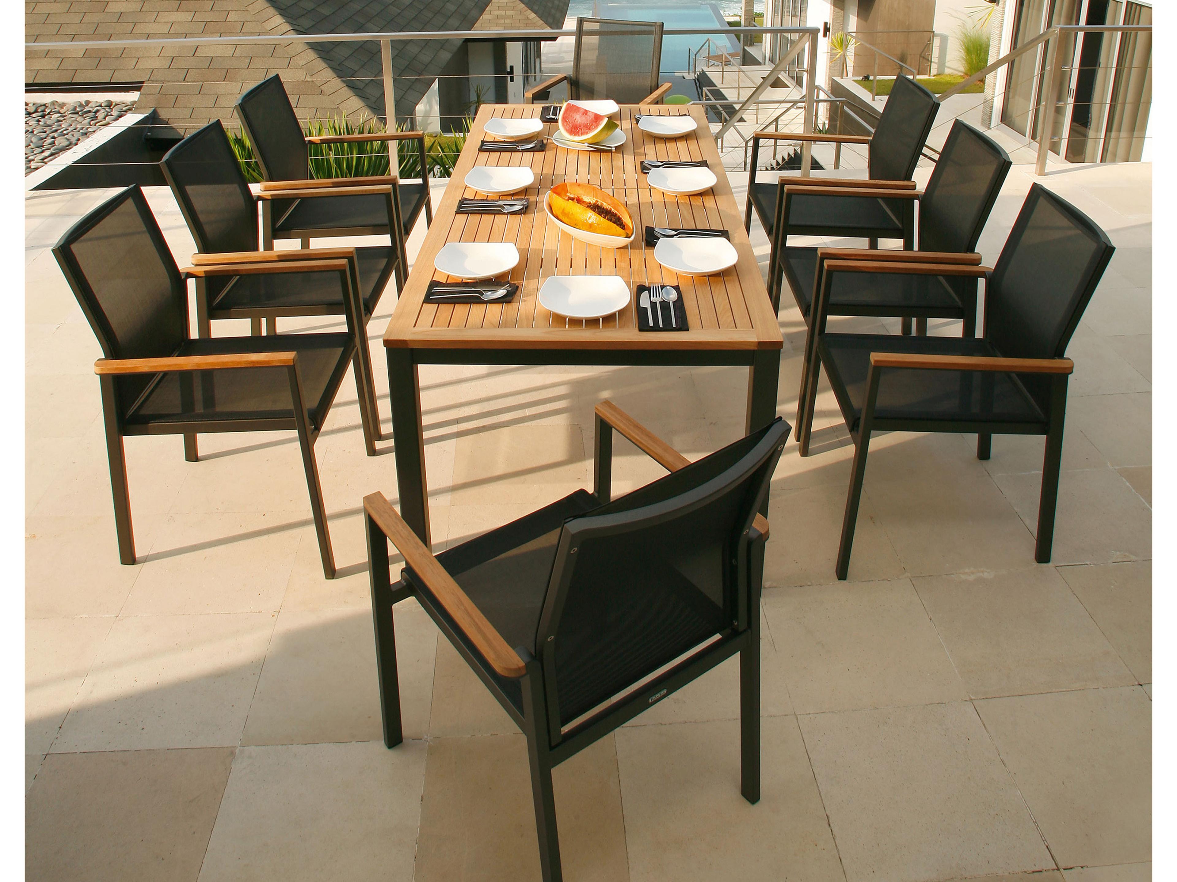 Barlow Tyrie Aura Aluminum Dining Set