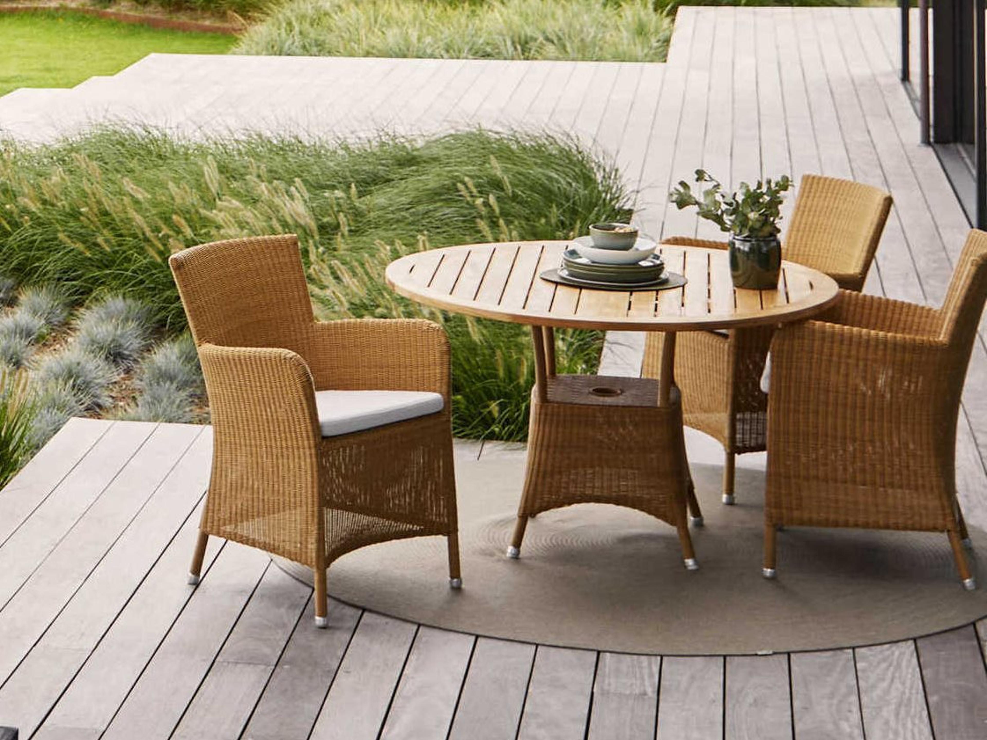 Cane Line Outdoor Hampsted Wicker Dining Set
