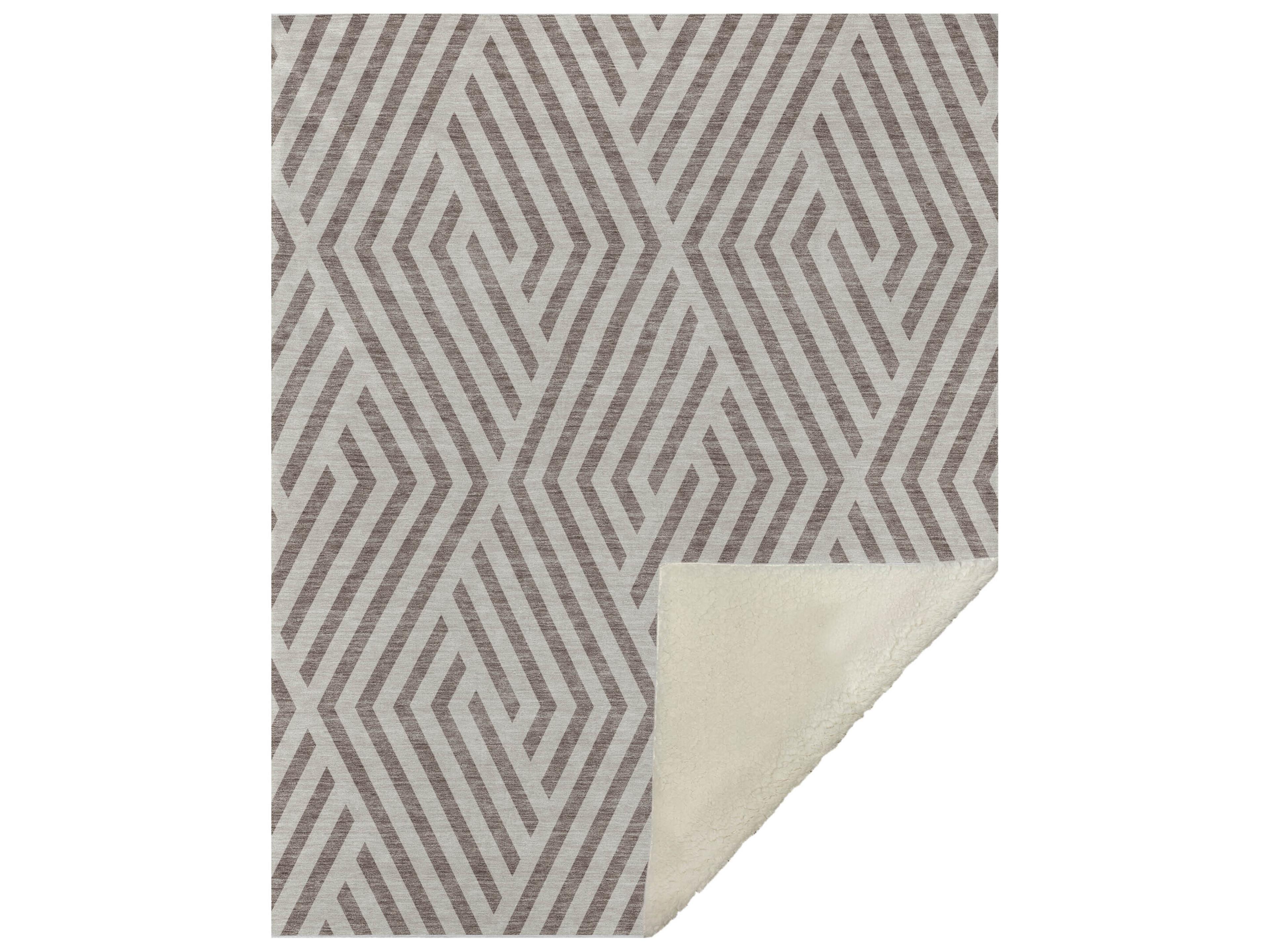 Dalyn Sherpa Brown Polyester Throw