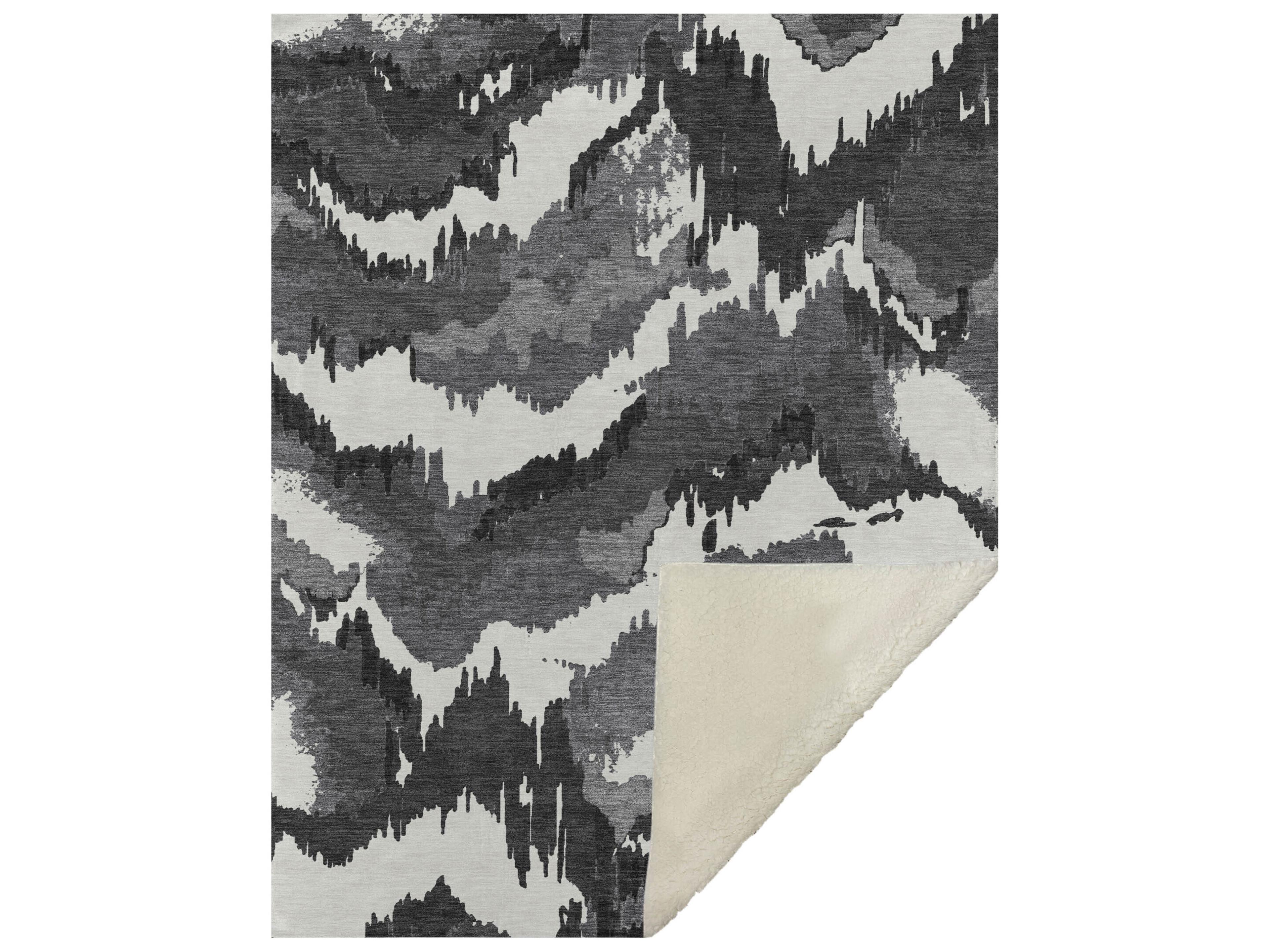Dalyn Sherpa Black Polyester Throw