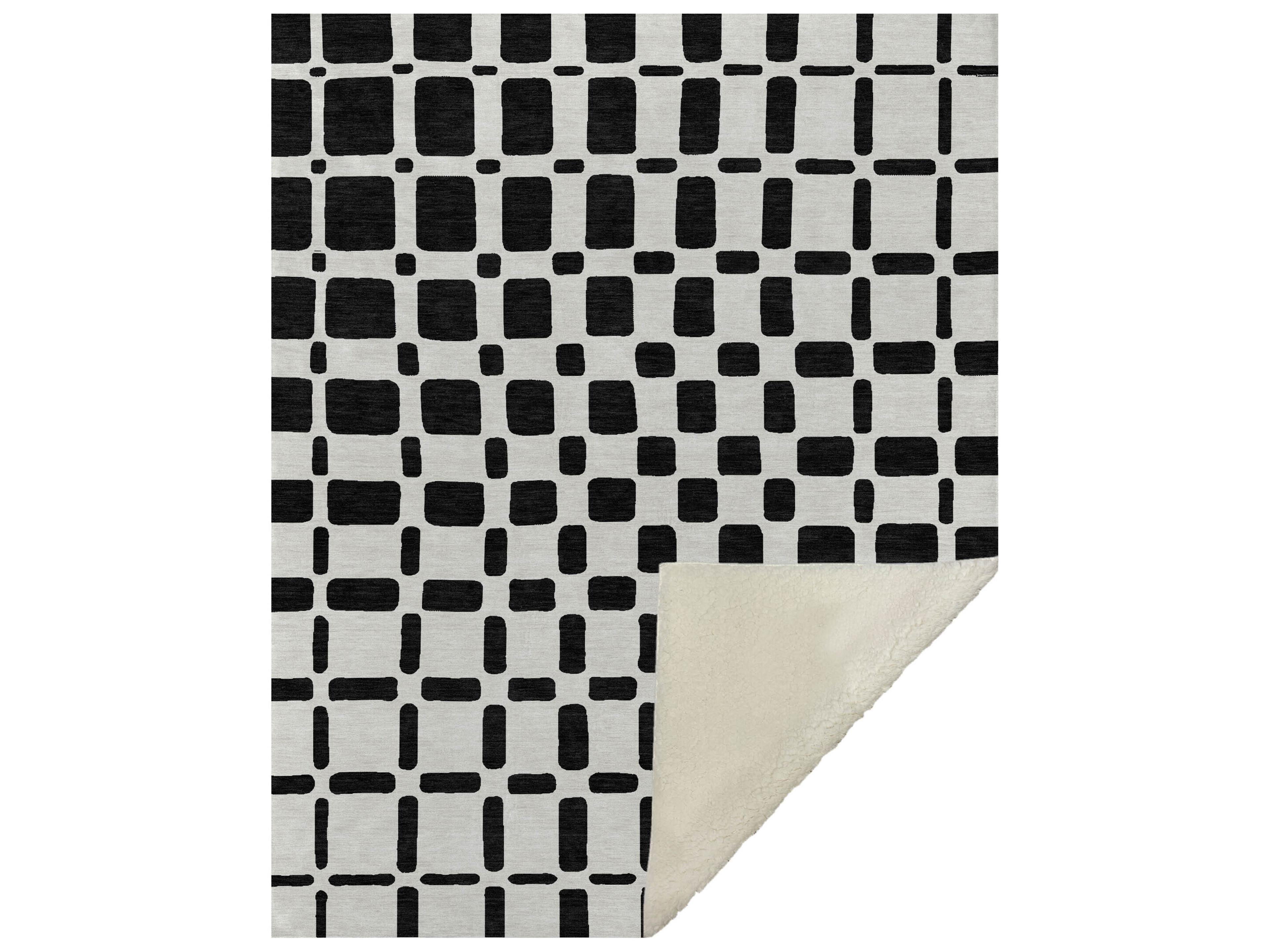 Dalyn Sherpa Black Polyester Throw