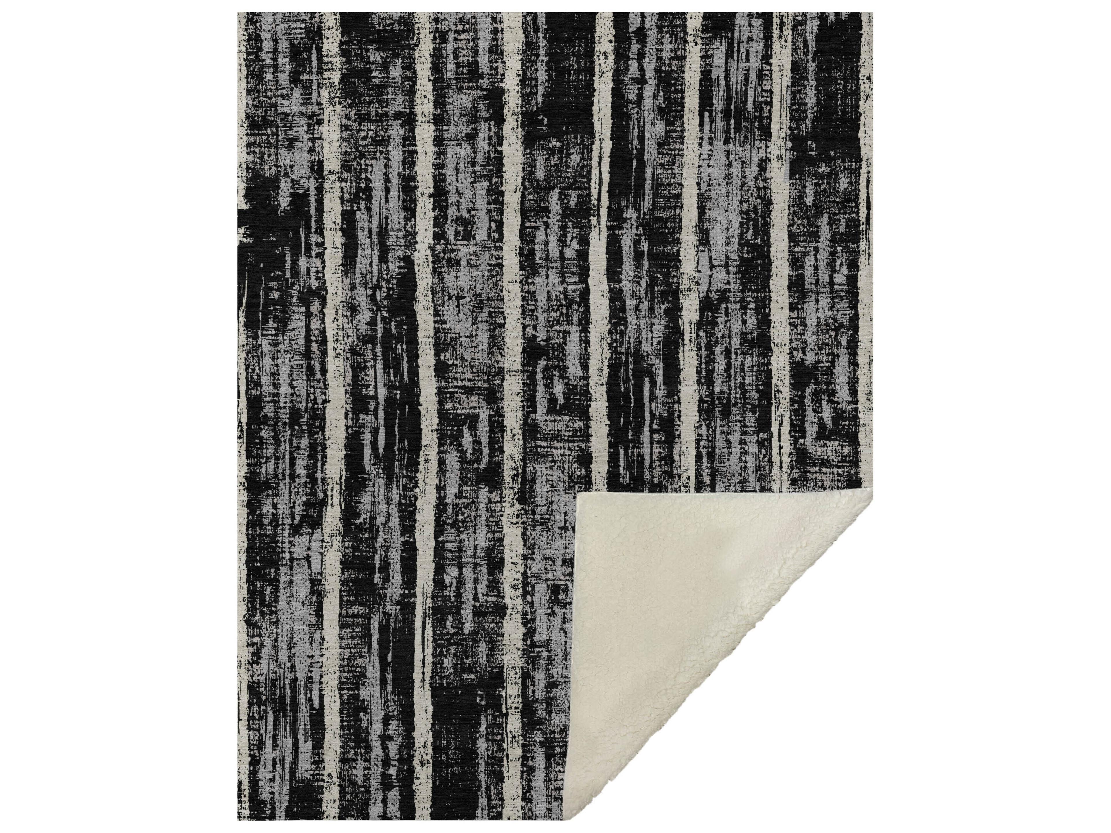 Dalyn Sherpa Black Polyester Throw