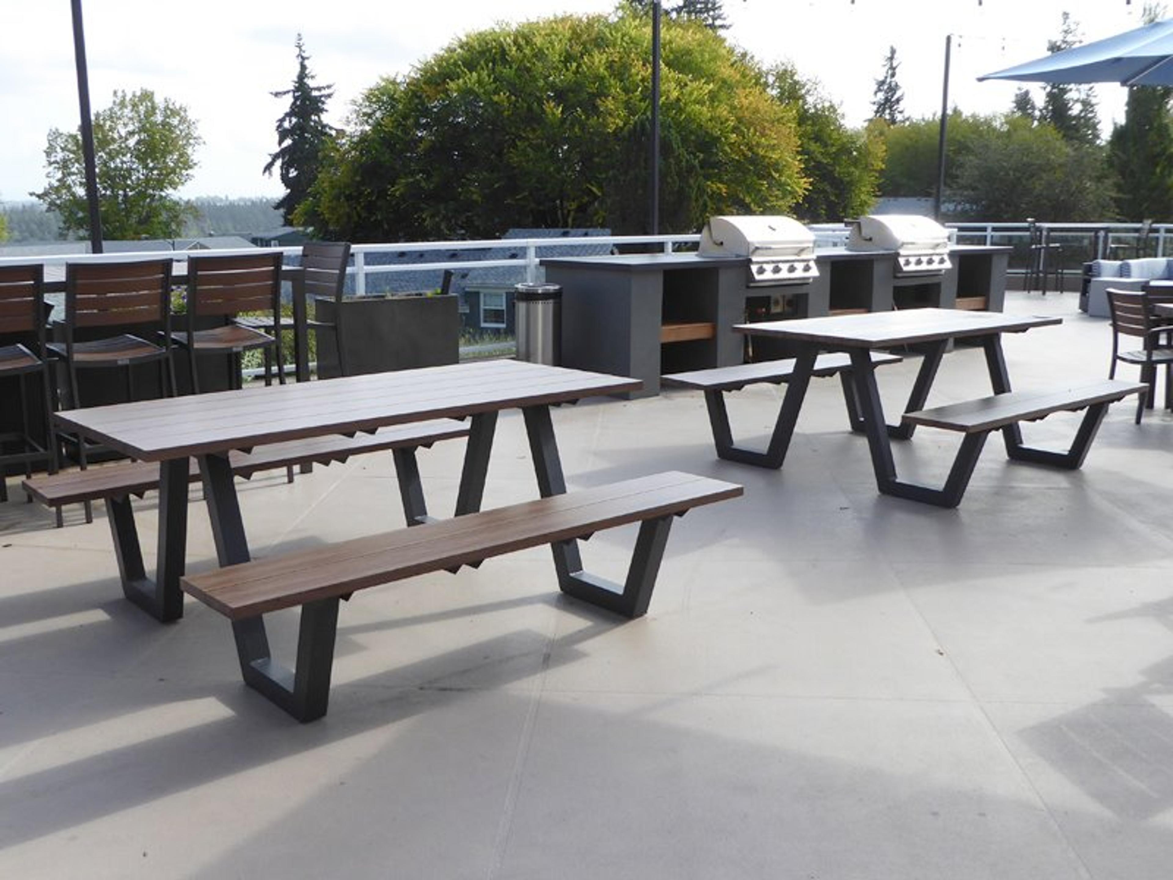 EMU Sid Aluminum Patio Dining Set