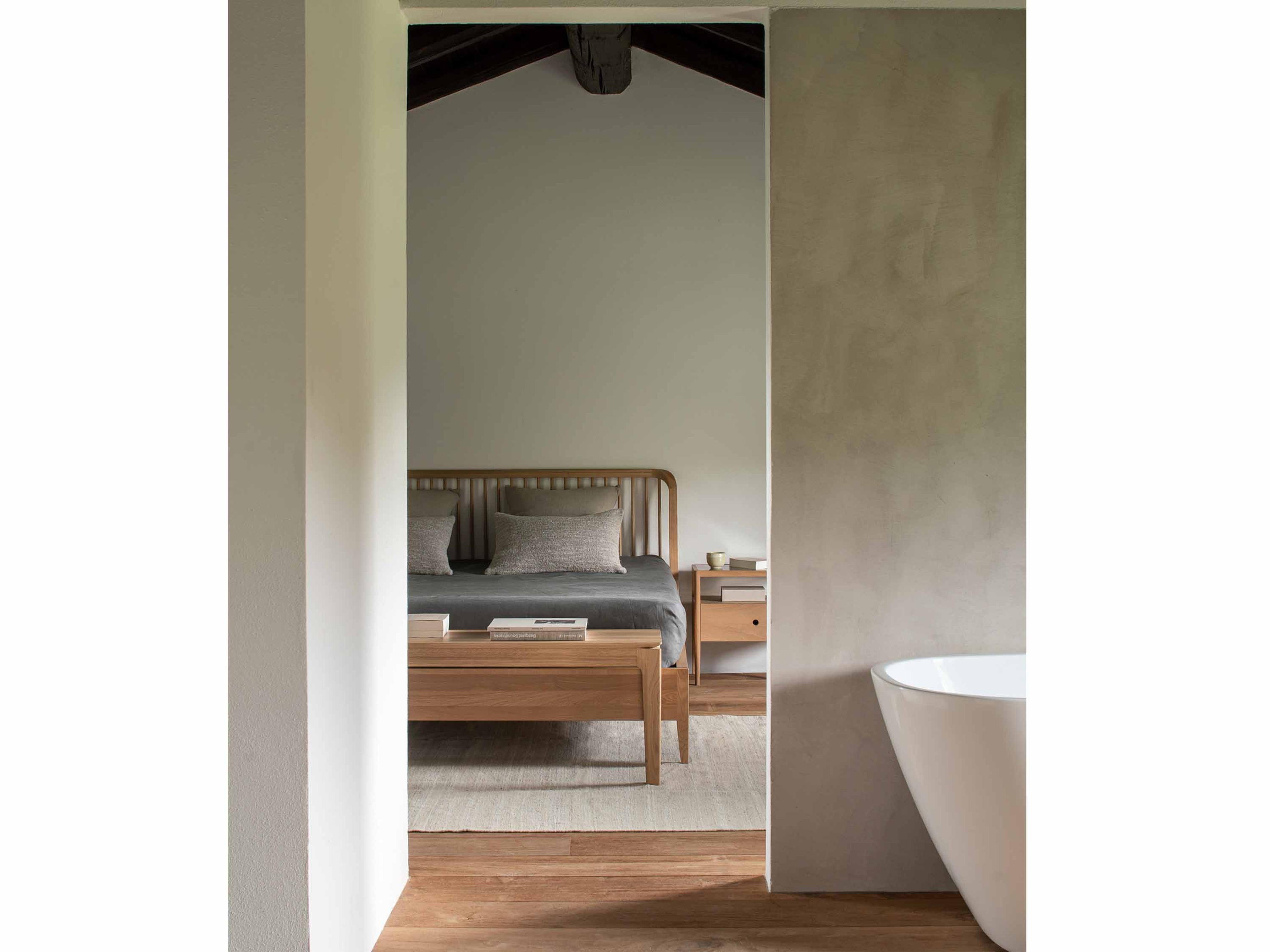 Ethnicraft Spindle Bedroom Set