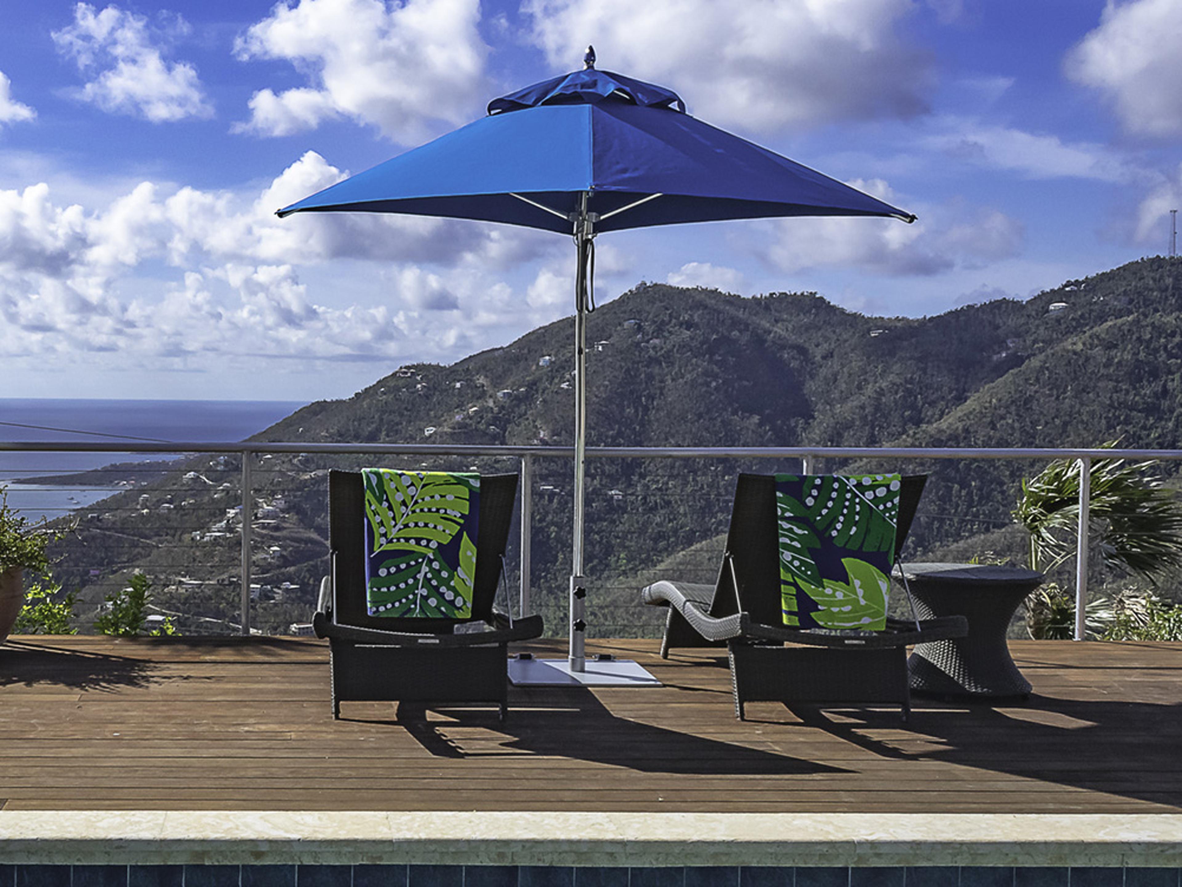 Frankford Greenwich Market Aluminum Silver Anodized 6.5 Foot Square Pulley Lift Outdoor Umbrella