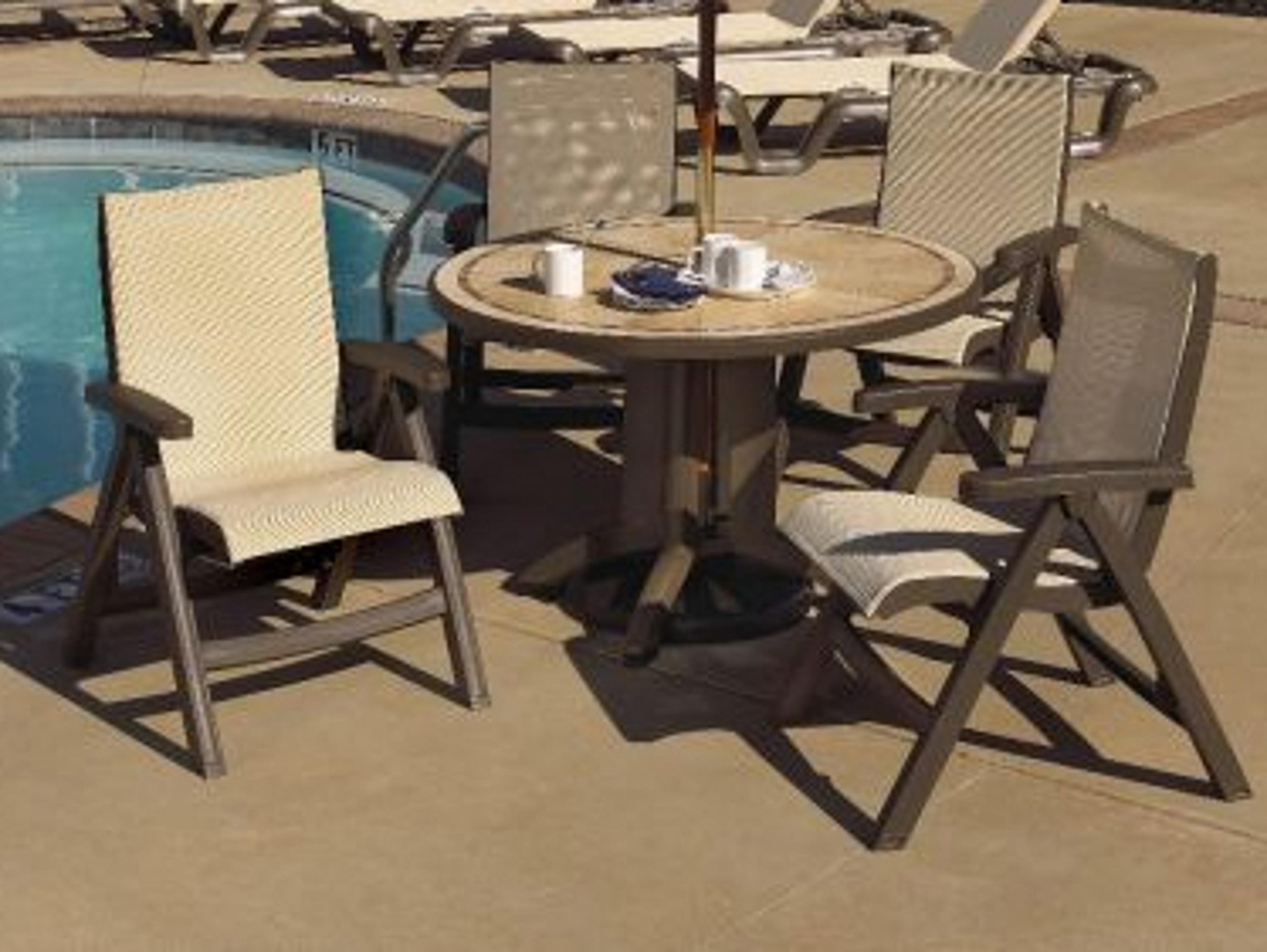 Grosfillex Java Resin Wicker Patio Lounge Set