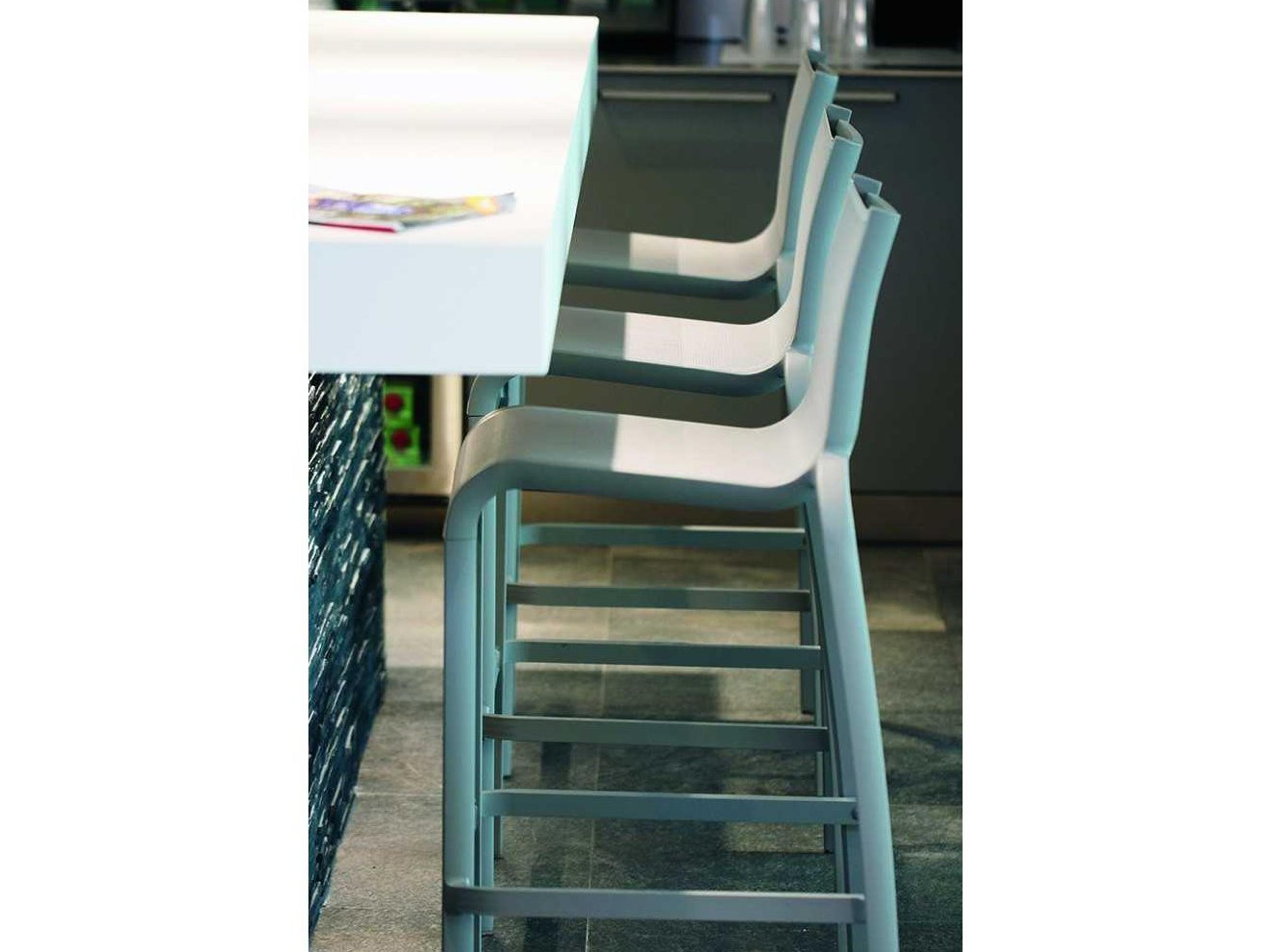 Grosfillex Sunset Sling Aluminum Resin Glacier White Outdoor Patio Bar Stool Set in White