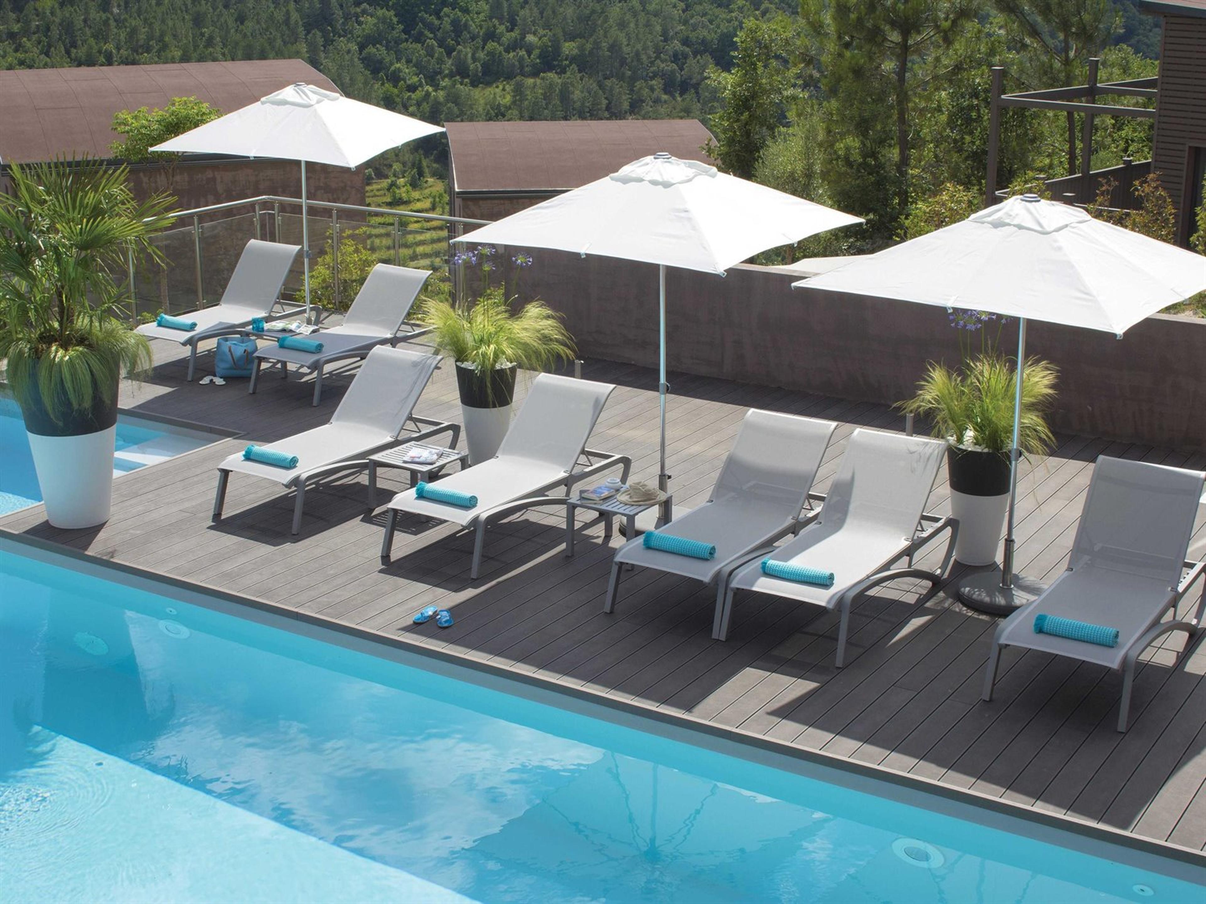 Grosfillex Sunset Sling Platinum Gray Aluminum Resin Outdoor Lounge Set in Gray