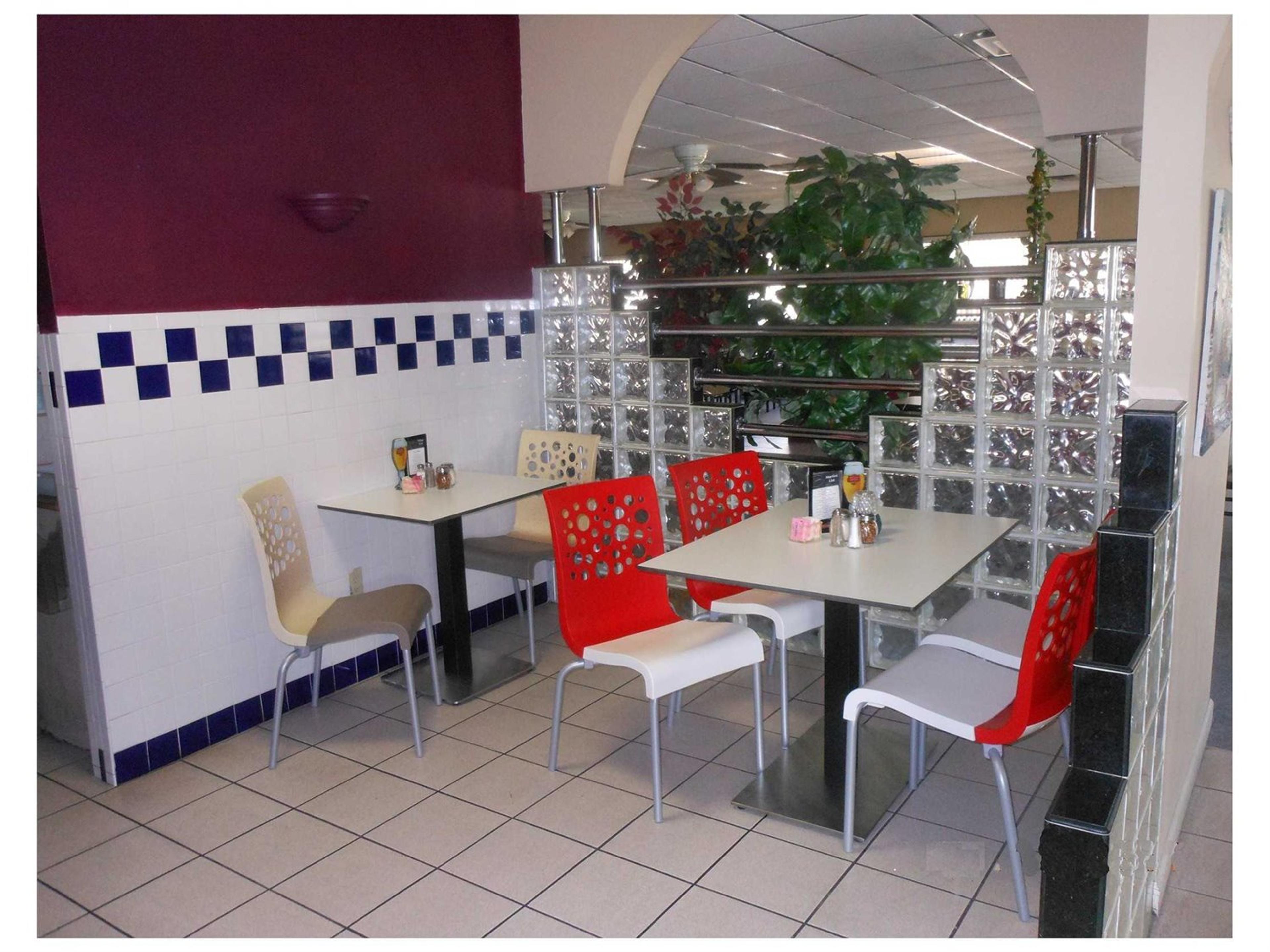 Grosfillex Tempo Aluminum Outdoor Patio Dining Set