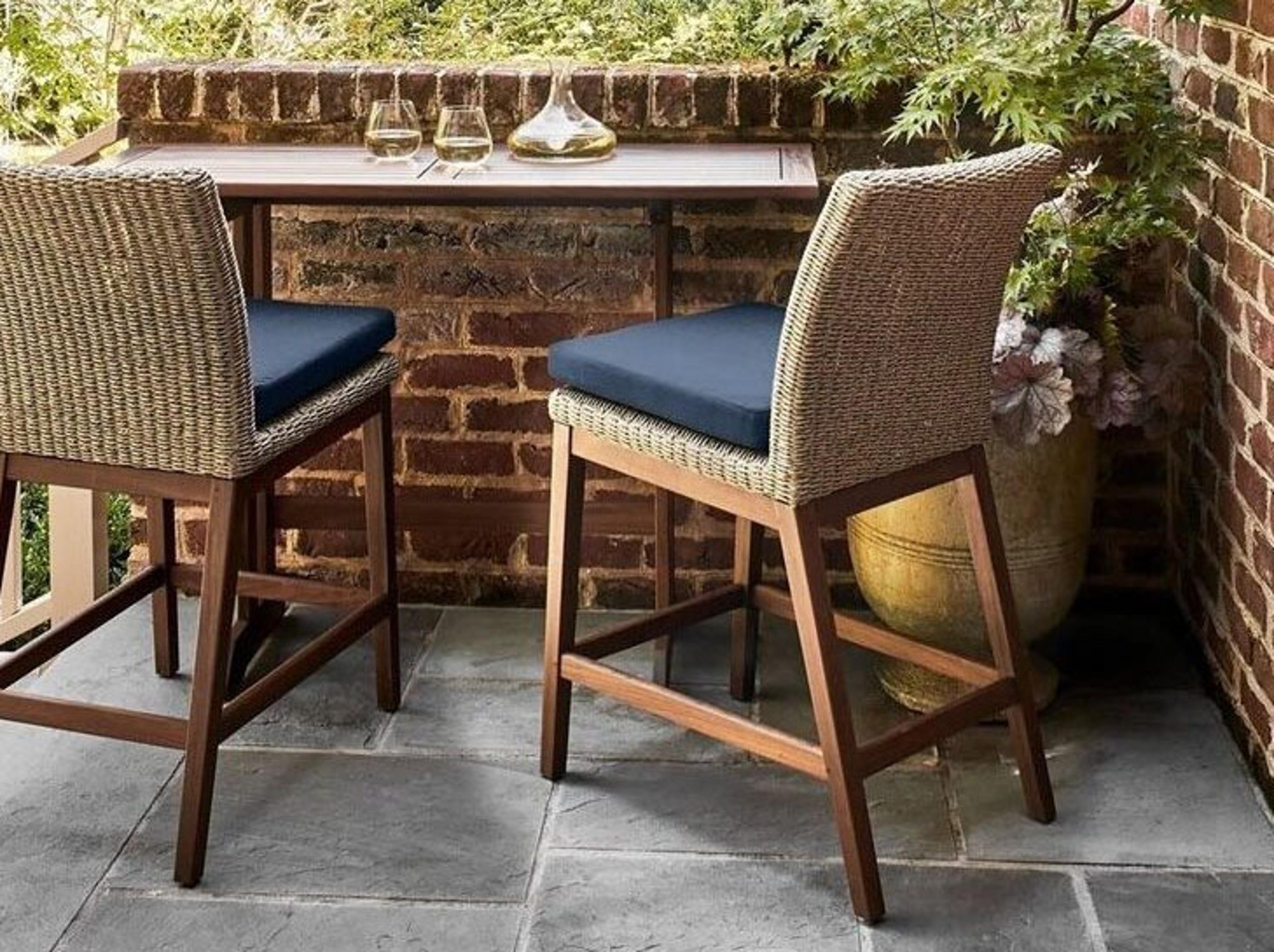 Jensen Outdoor Coral Dining Set