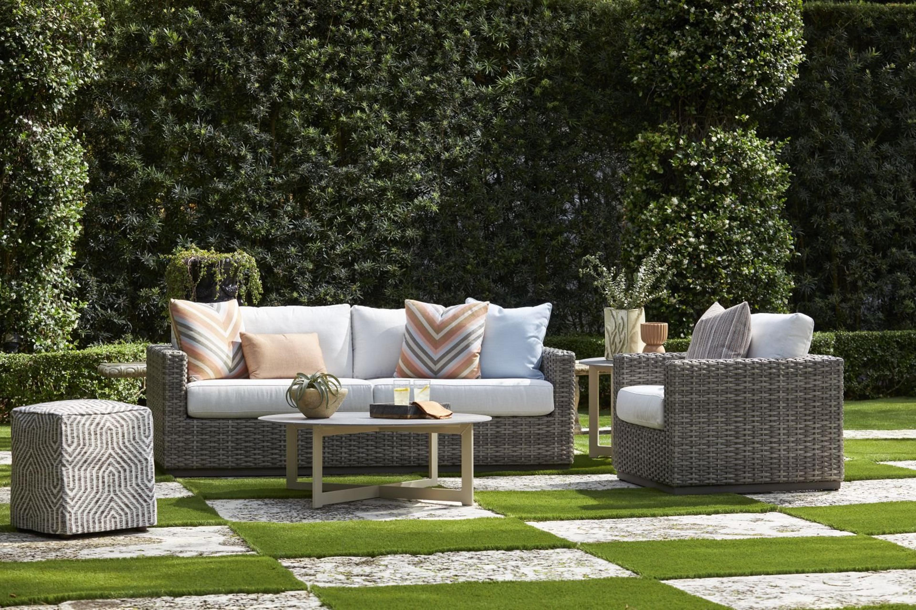 Lane Venture Hyannis Lounge Set