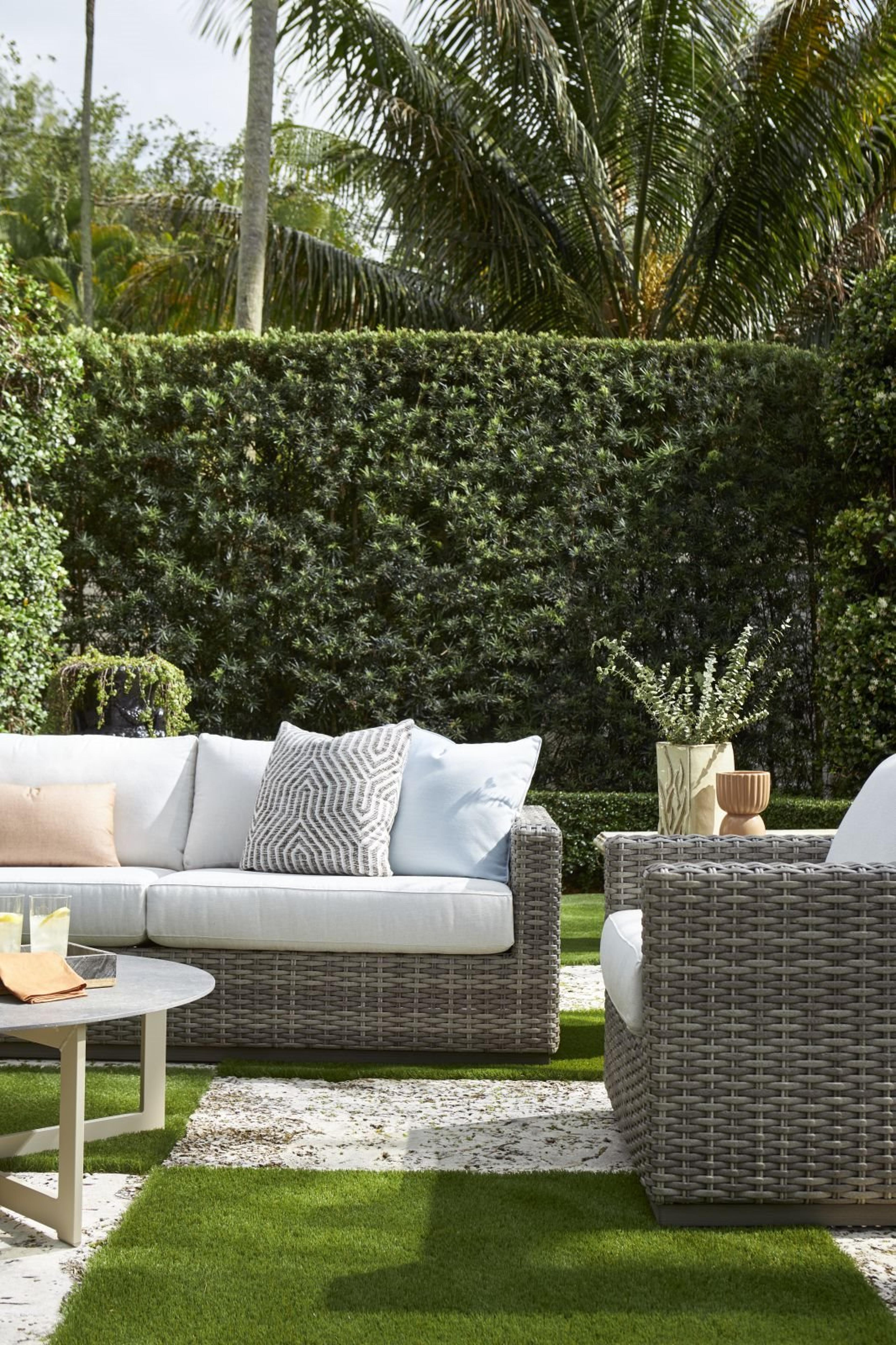 Lane Venture Hyannis Lounge Set