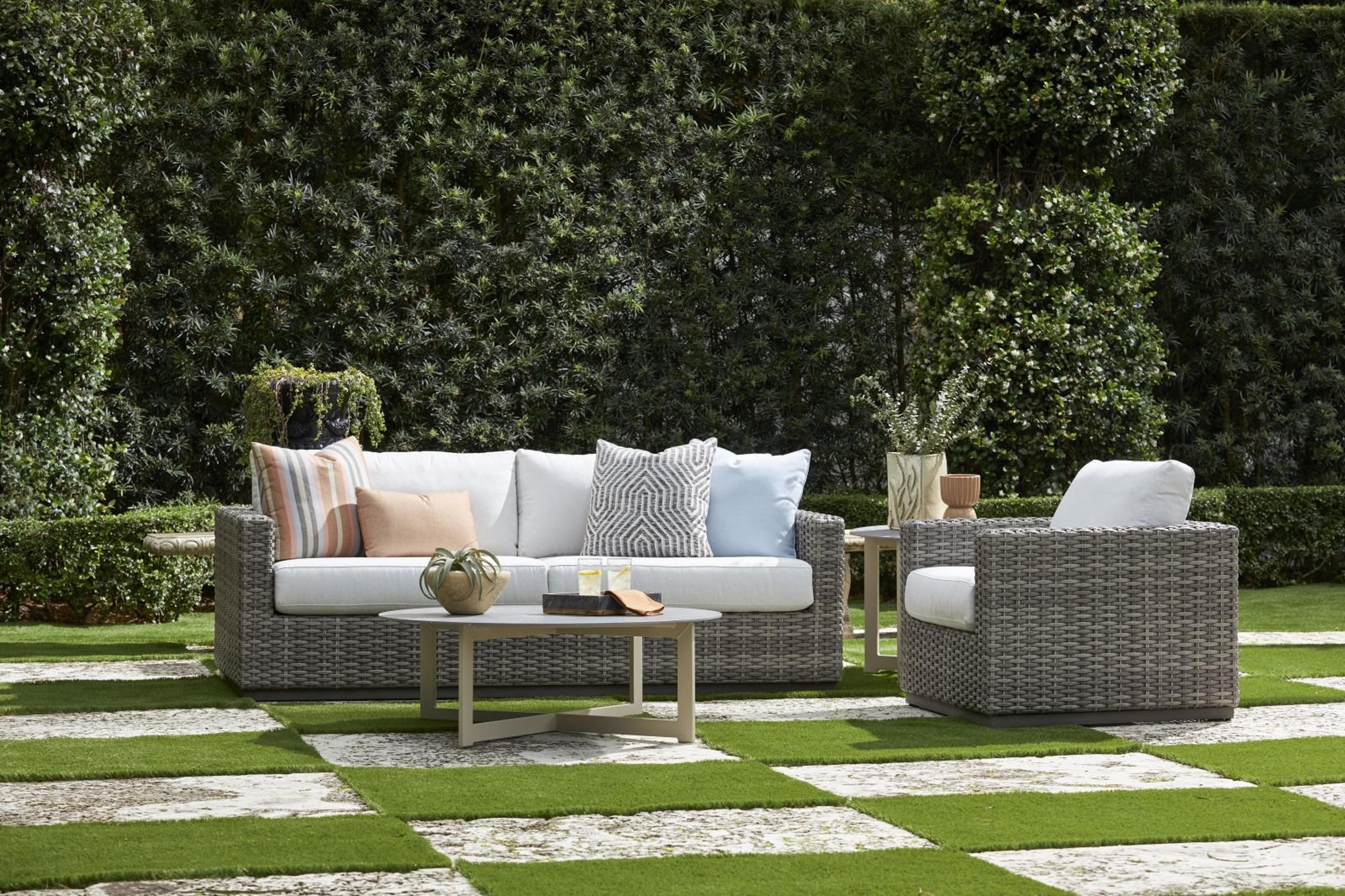 Lane Venture Hyannis Lounge Set