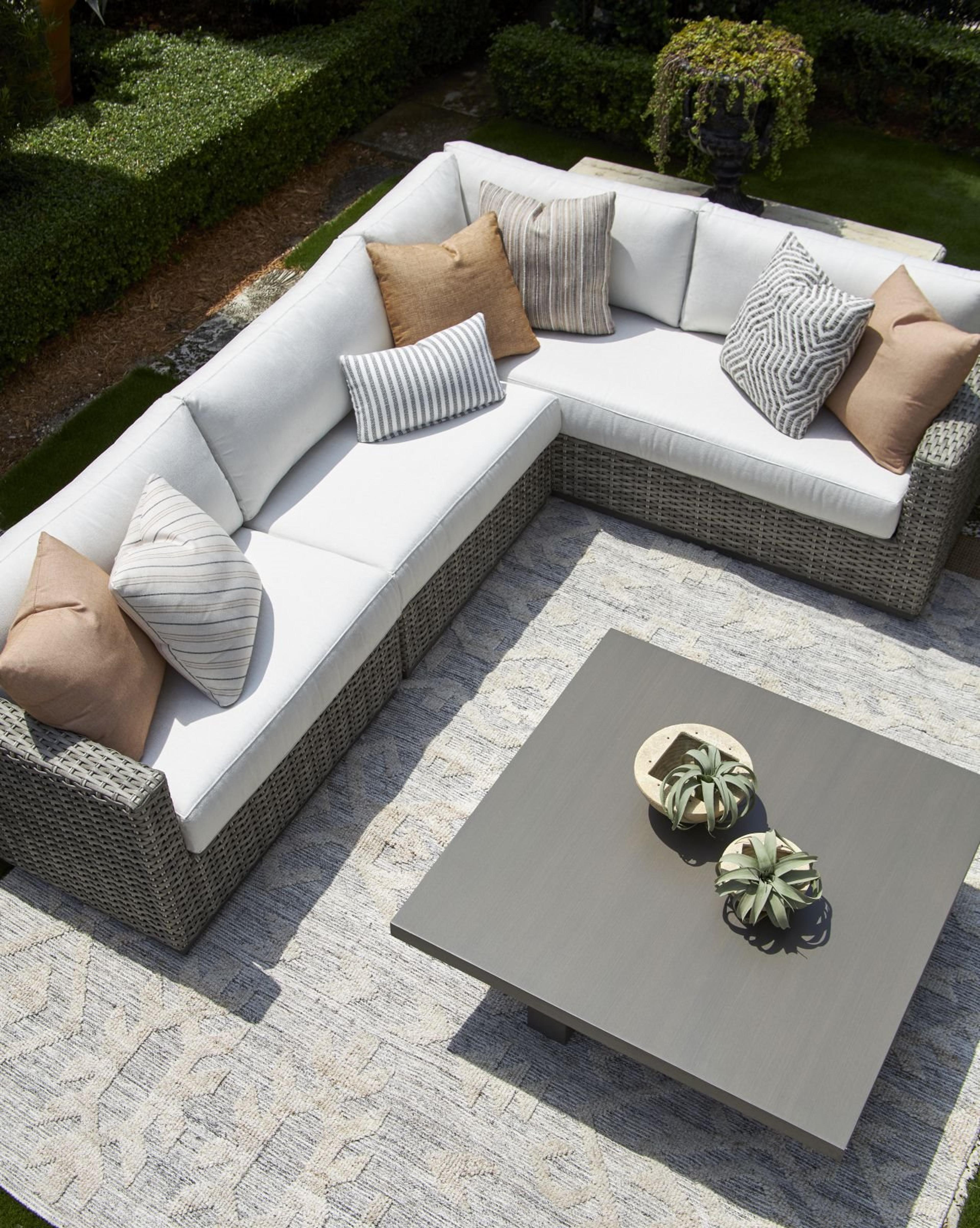 Lane Venture Hyannis Sectional Lounge Set