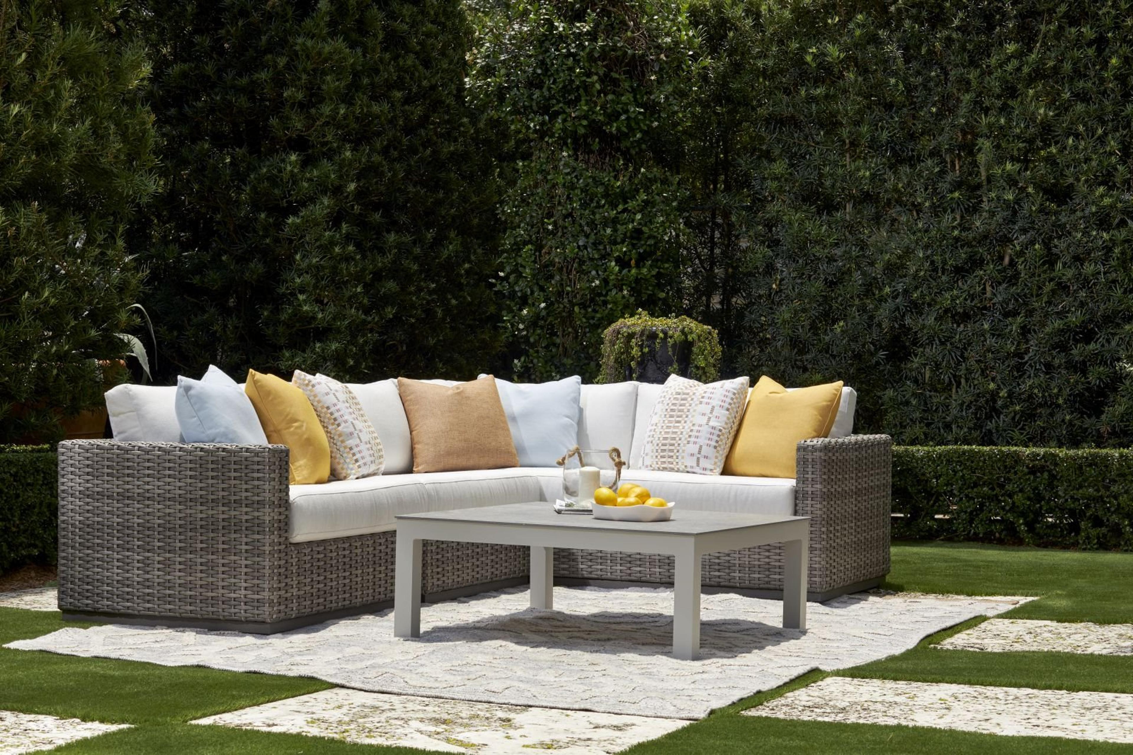 Lane Venture Hyannis Sectional Lounge Set