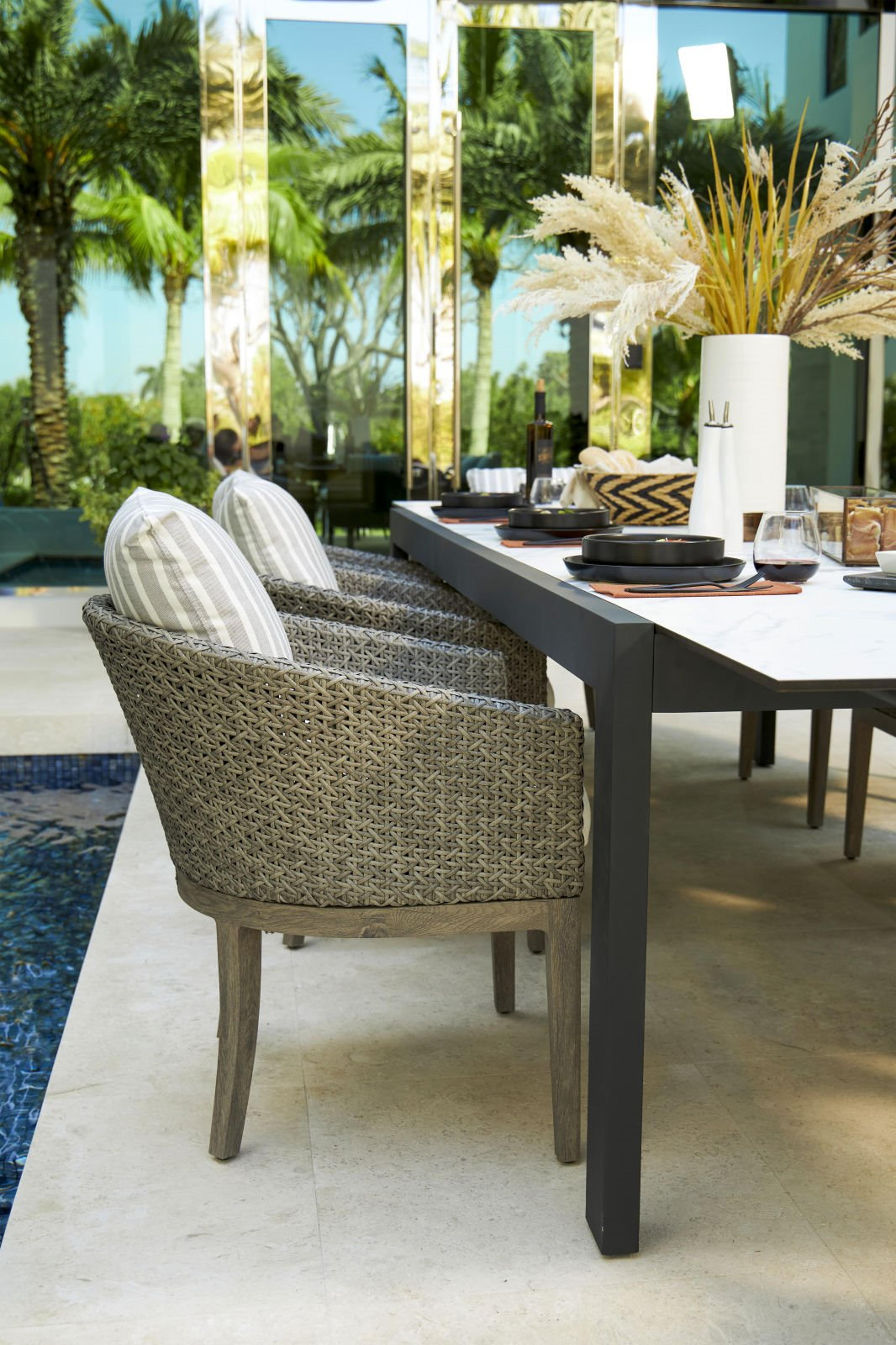 Lane Venture Lenox Hill Dining Set