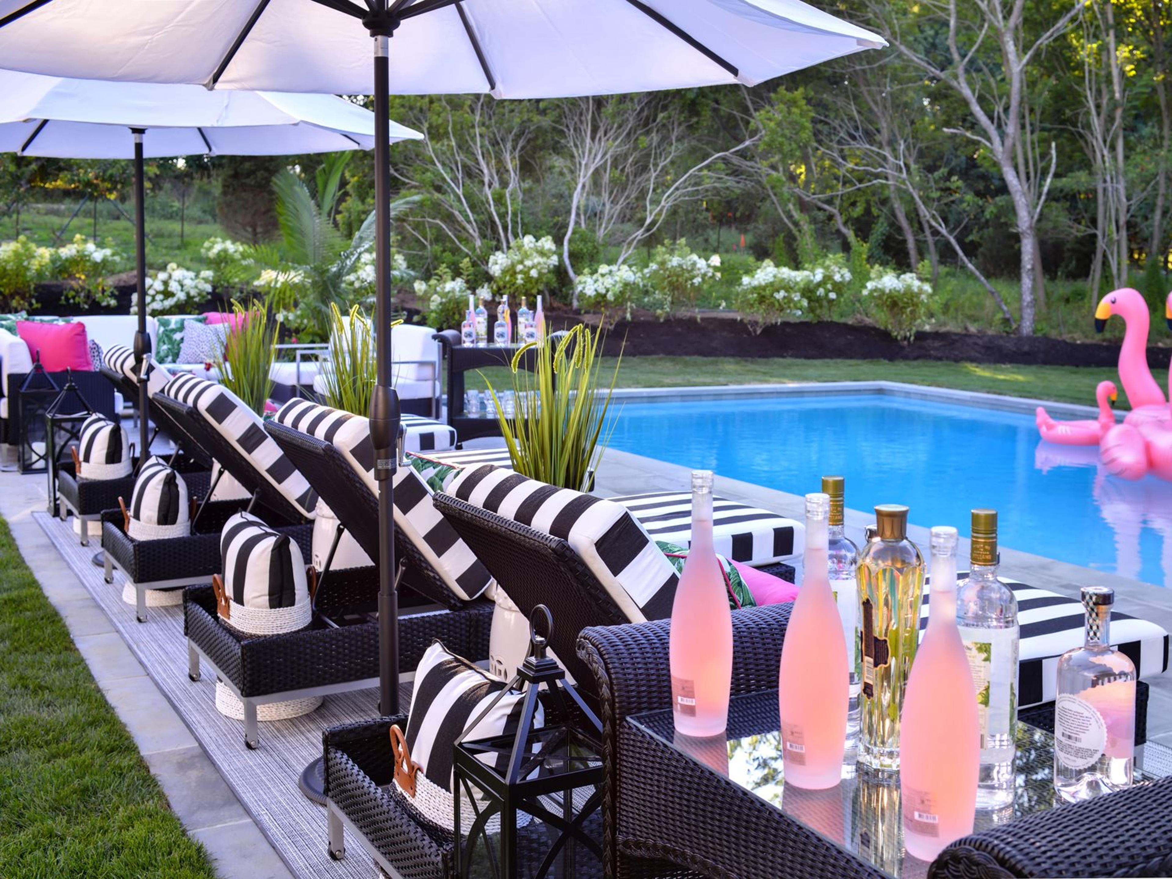 Lloyd Flanders Elements Wicker Outdoor Lounge Set