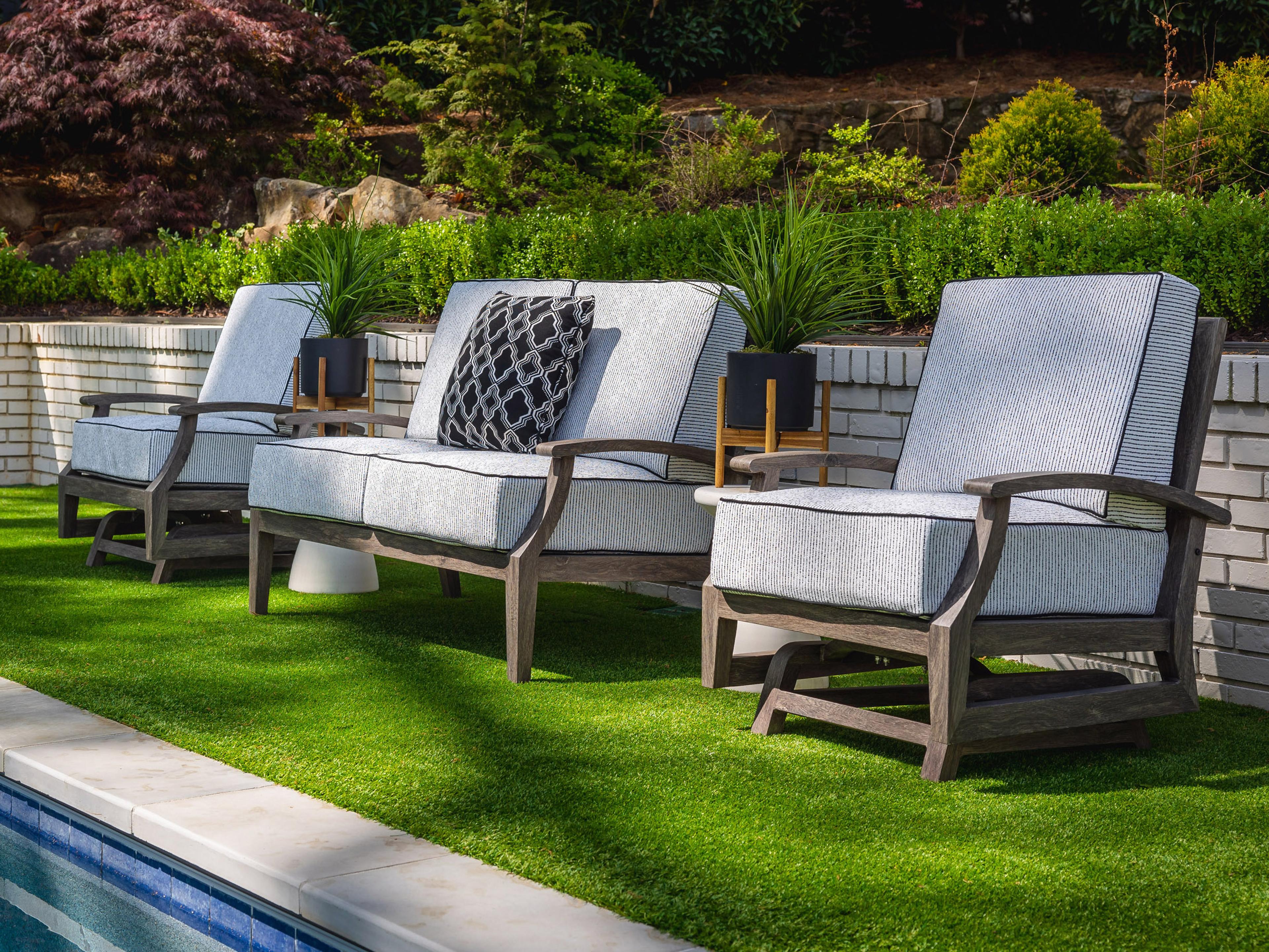 Lloyd Flanders Frontier Aluminum Cushion Outdoor Lounge Set