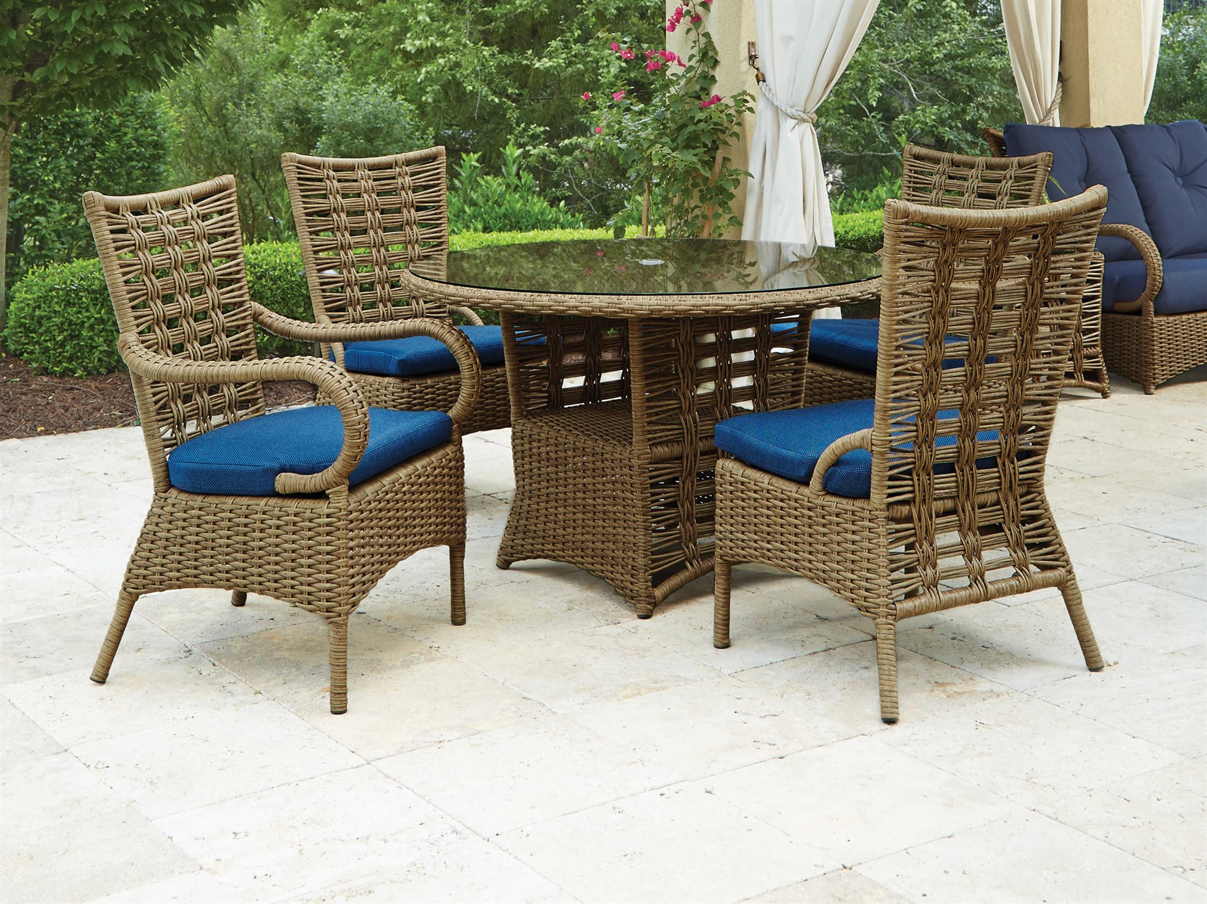 Lloyd Flanders Magnolia Wicker Outdoor Dining Set
