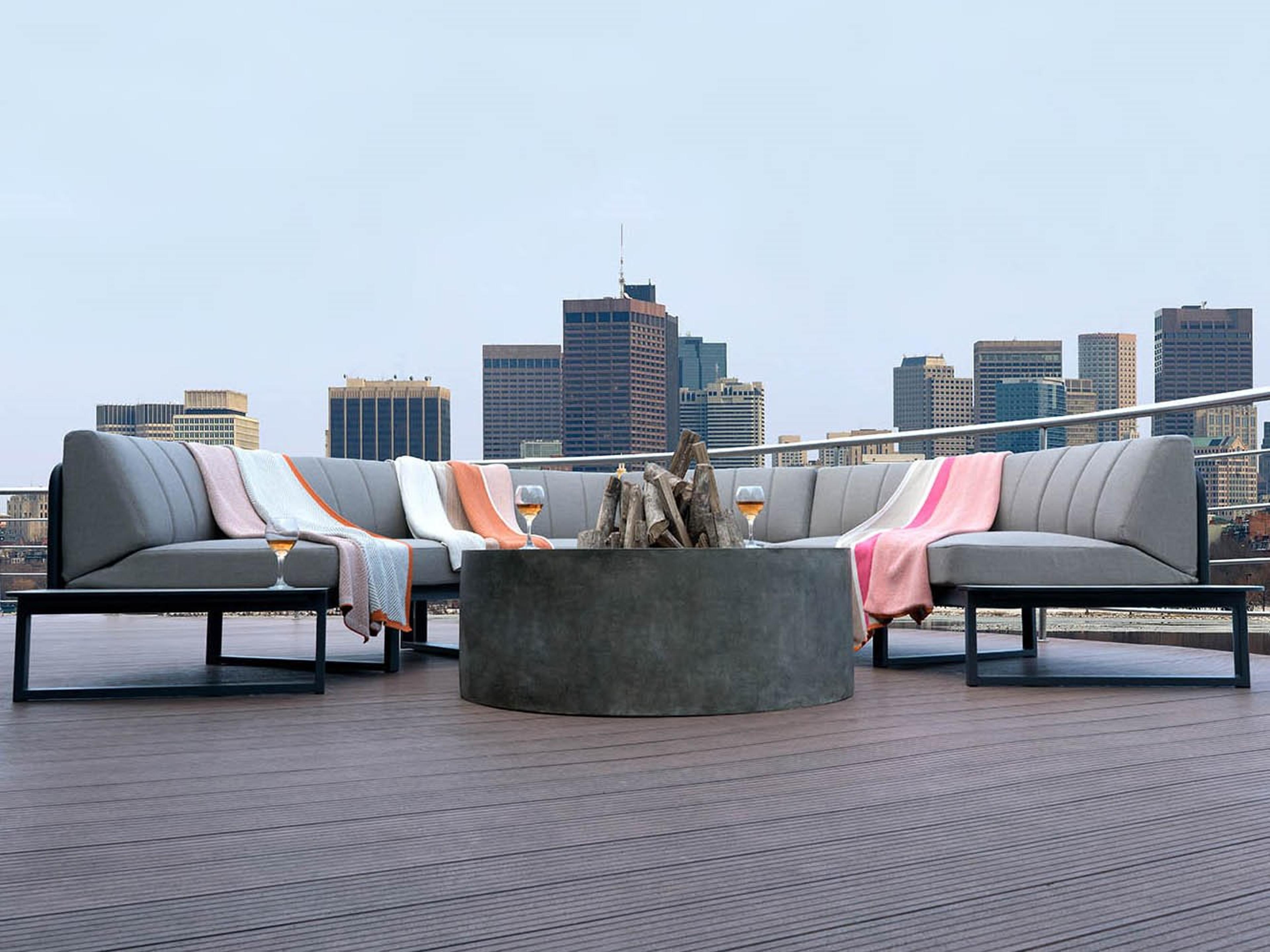 MamaGreen Babbo Aluminum Cushion Curved Sectional Outdoor Lounge Set