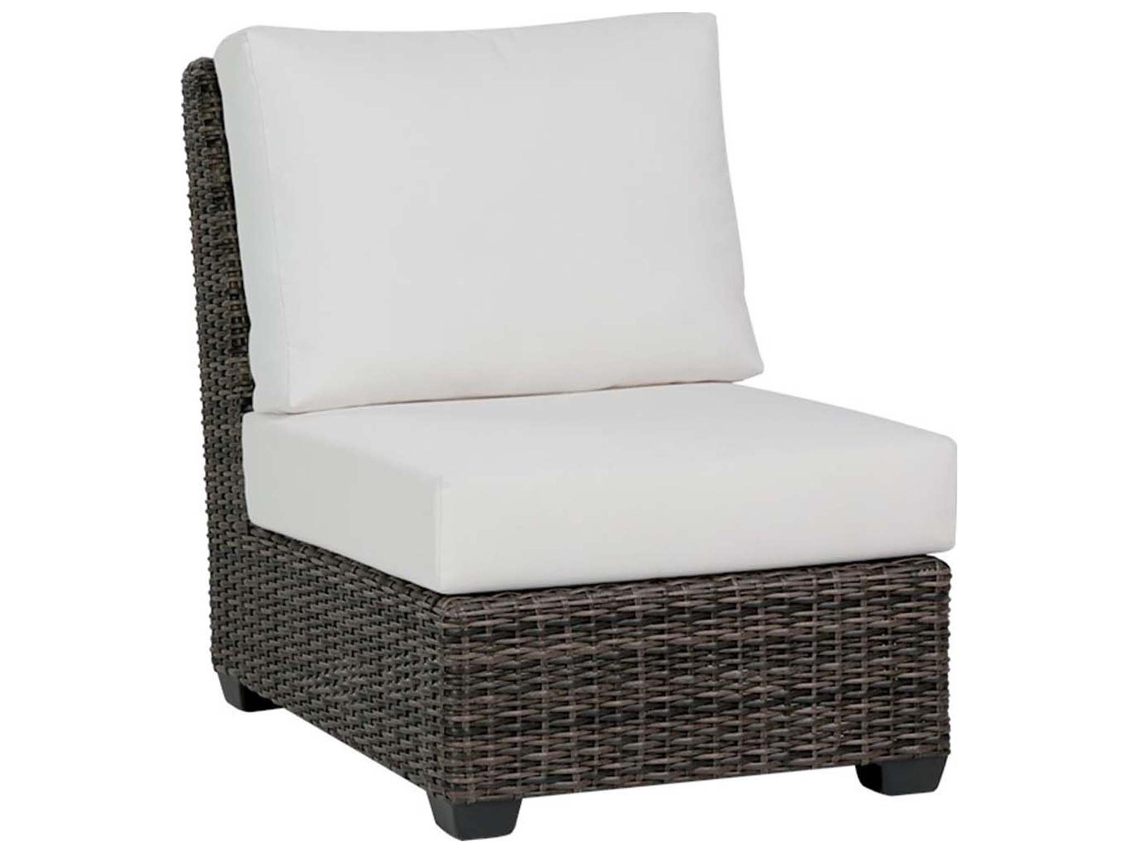 Coral Gables Aluminum Wicker Lounge Chair